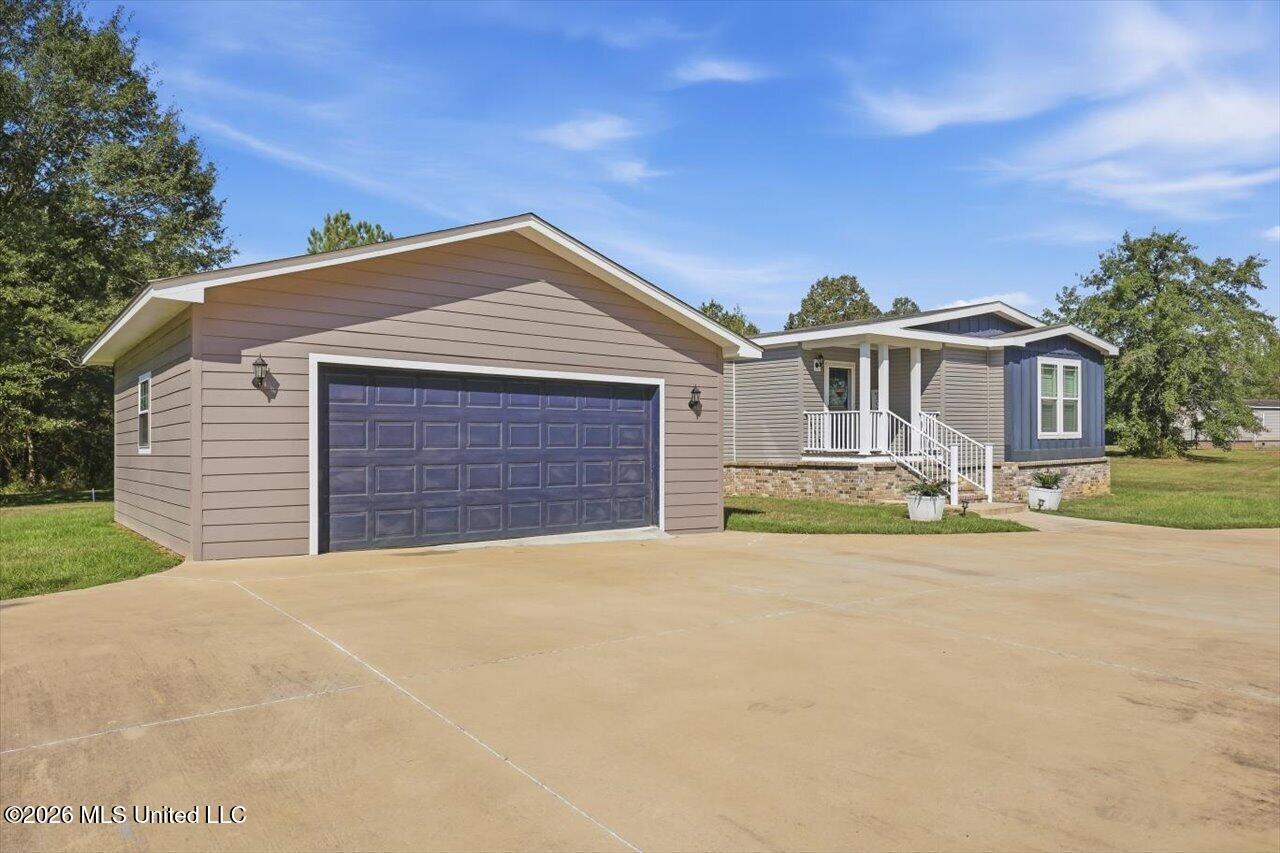 2089 Stump Bridge Road Property Photo 4