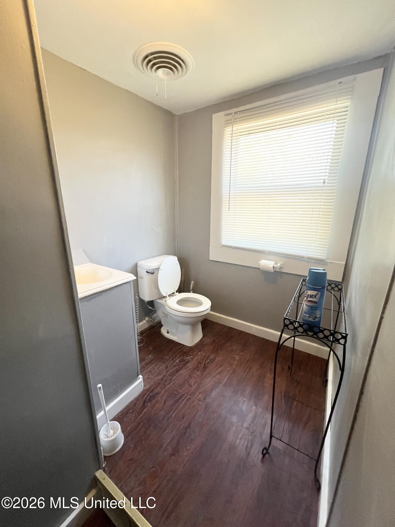 8725 Highway 51 Property Photo 4