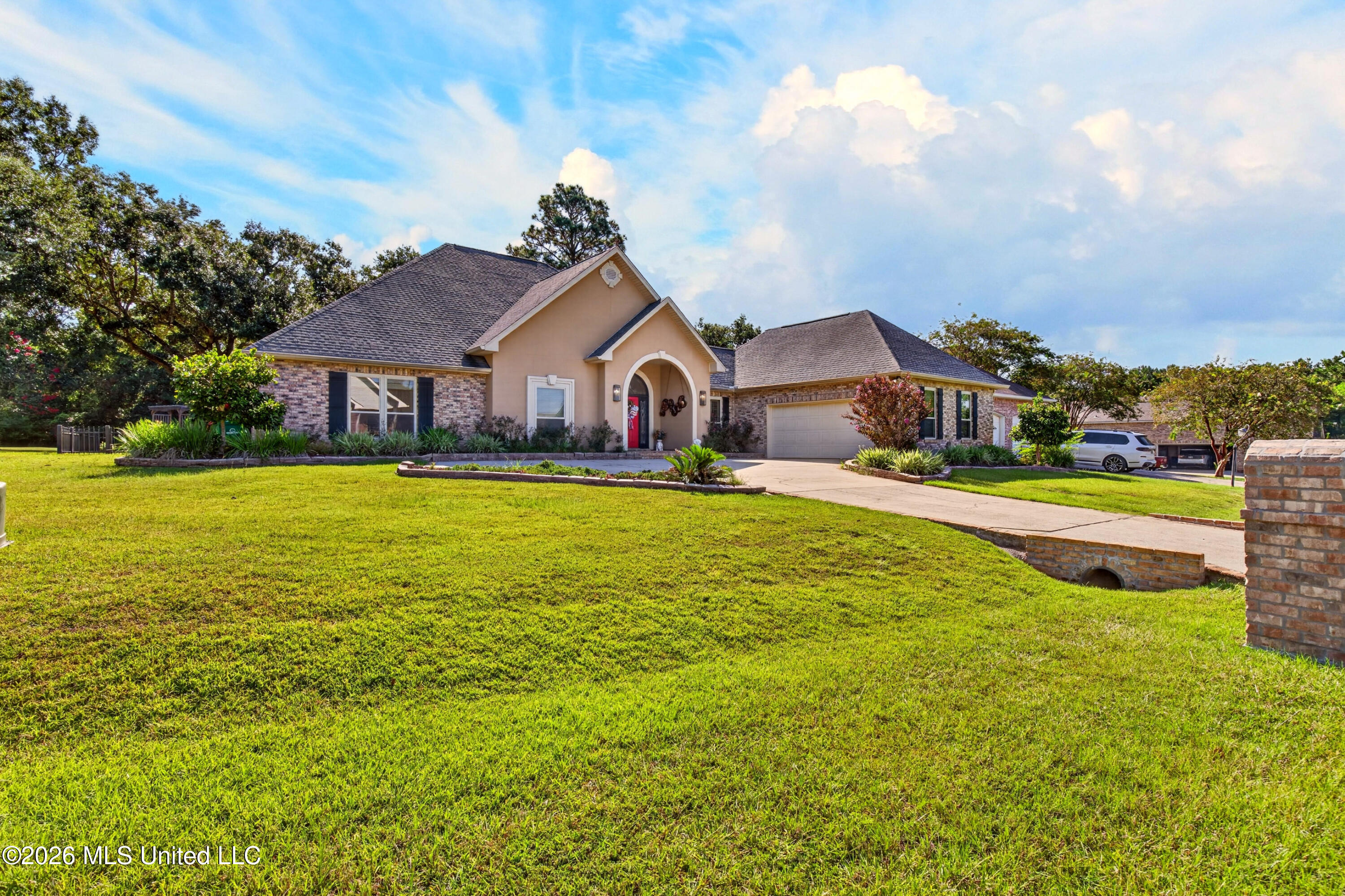 7524 Cherryhill Drive Property Photo 4