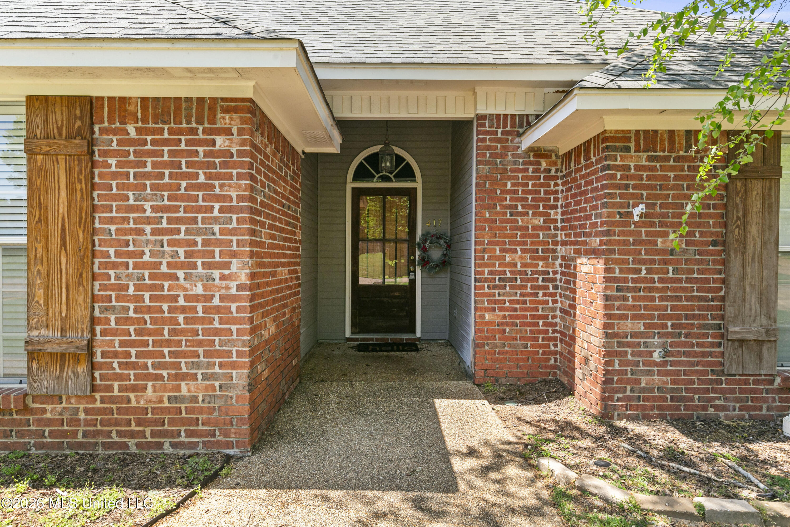 417 Madison Oaks Drive Property Photo 2
