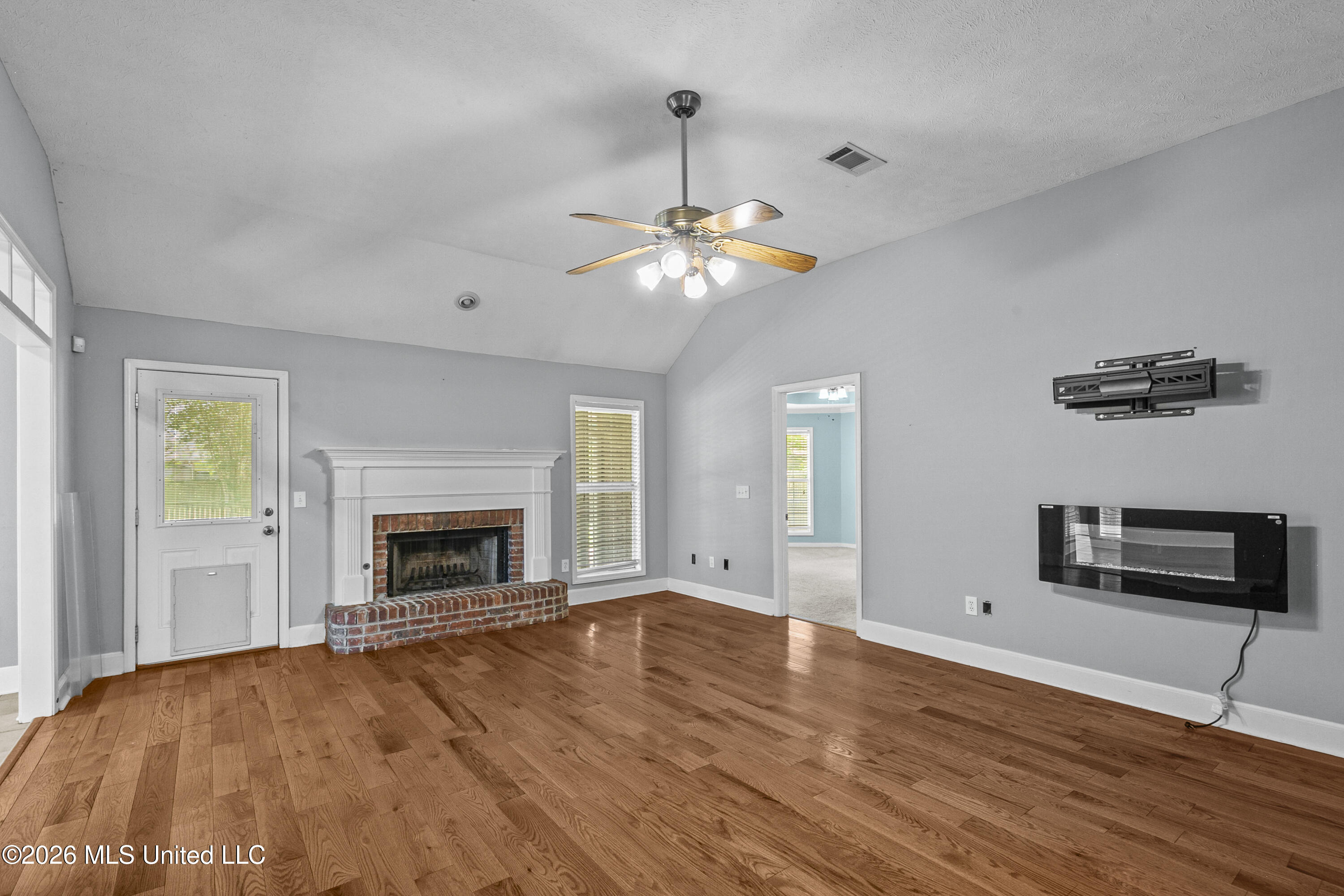 417 Madison Oaks Drive Property Photo 5
