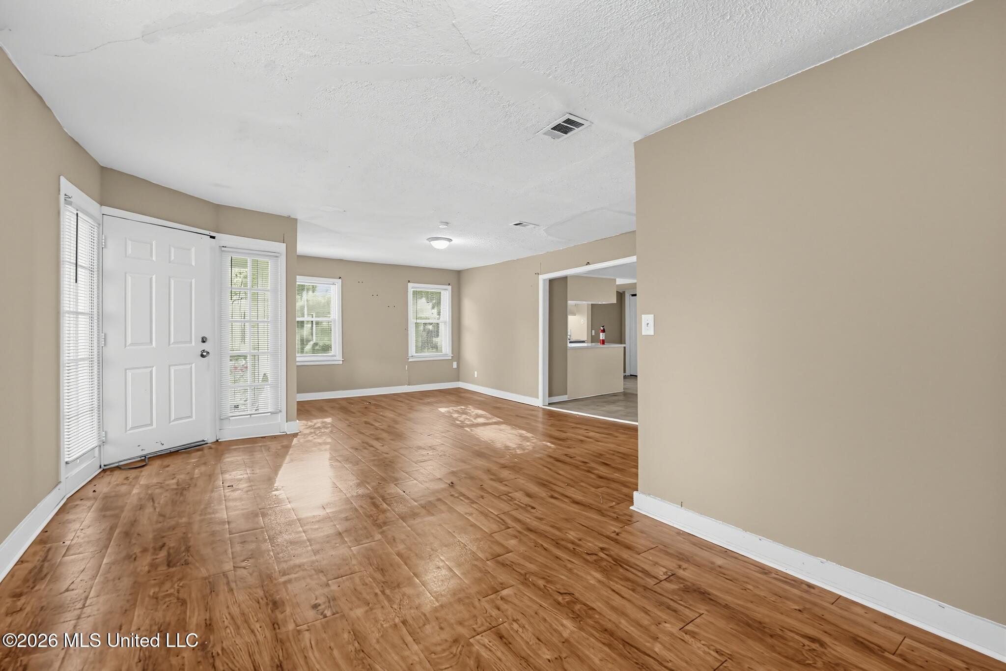 345 Lea Circle Property Photo 2