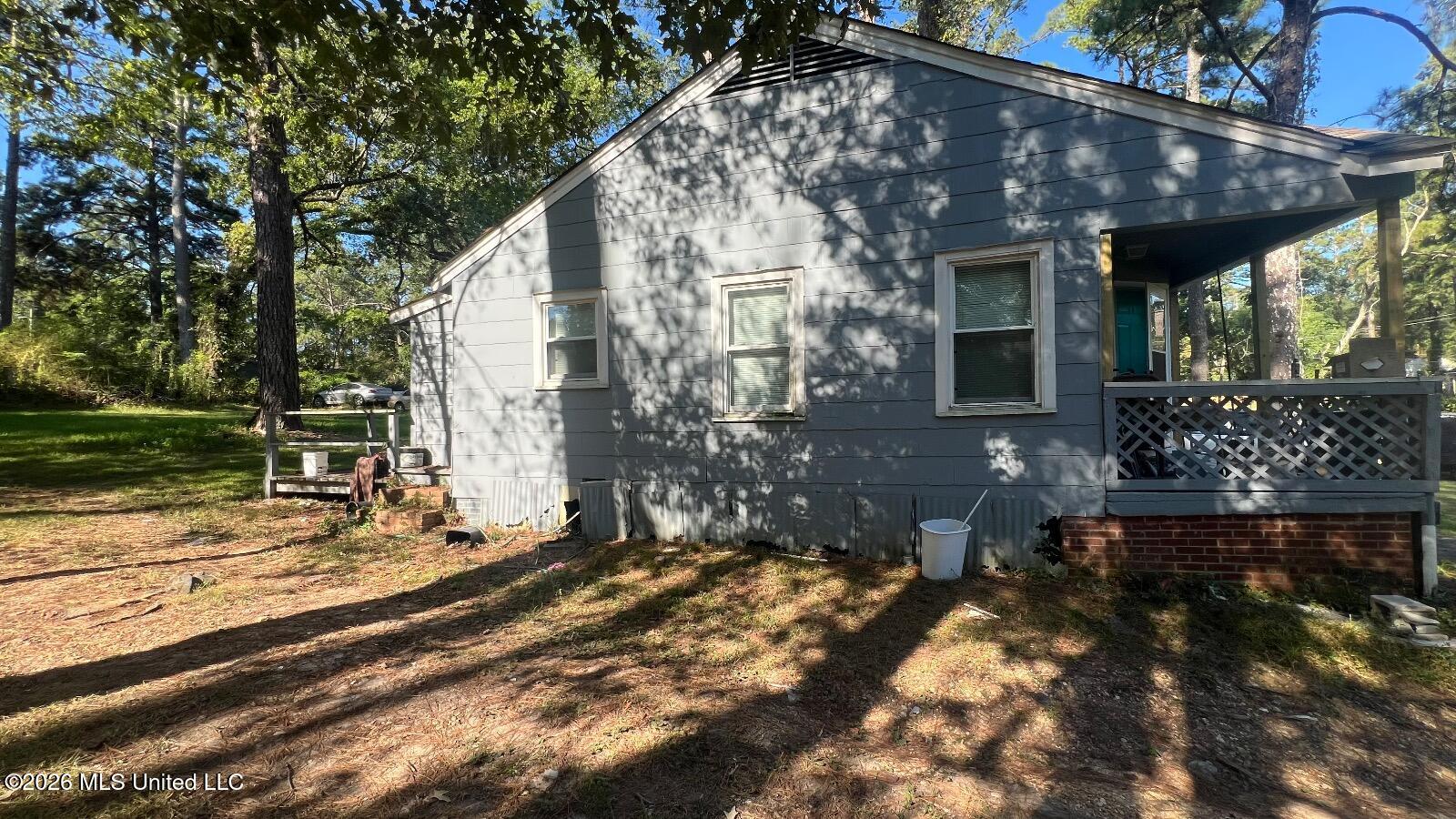 345 Lea Circle Property Photo 3