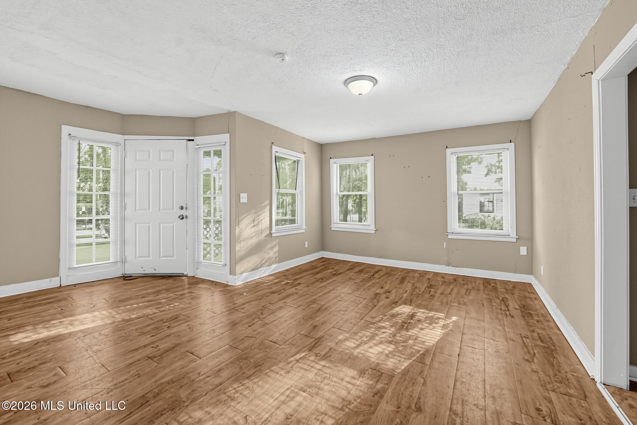 345 Lea Circle Property Photo 3