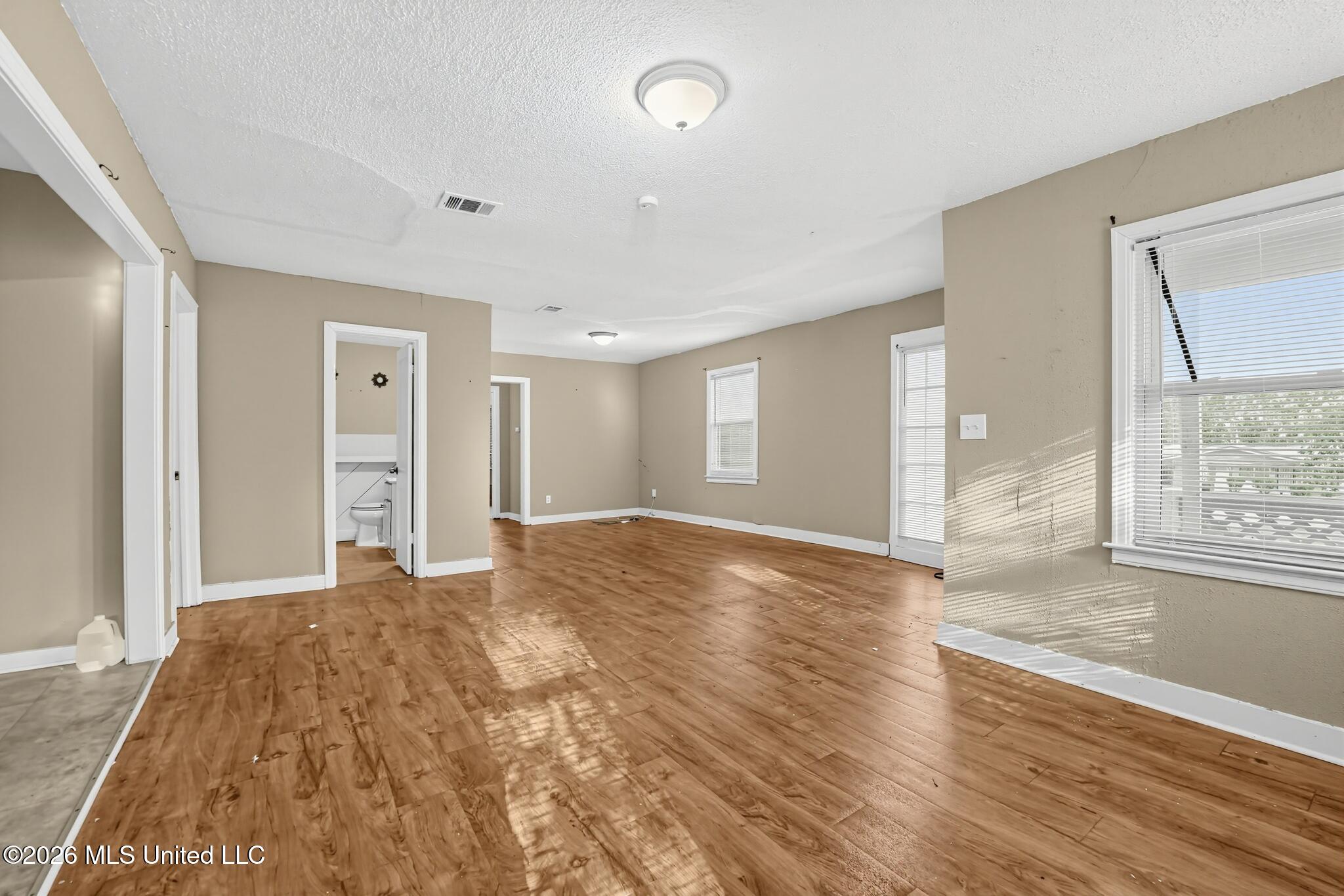 345 Lea Circle Property Photo 4