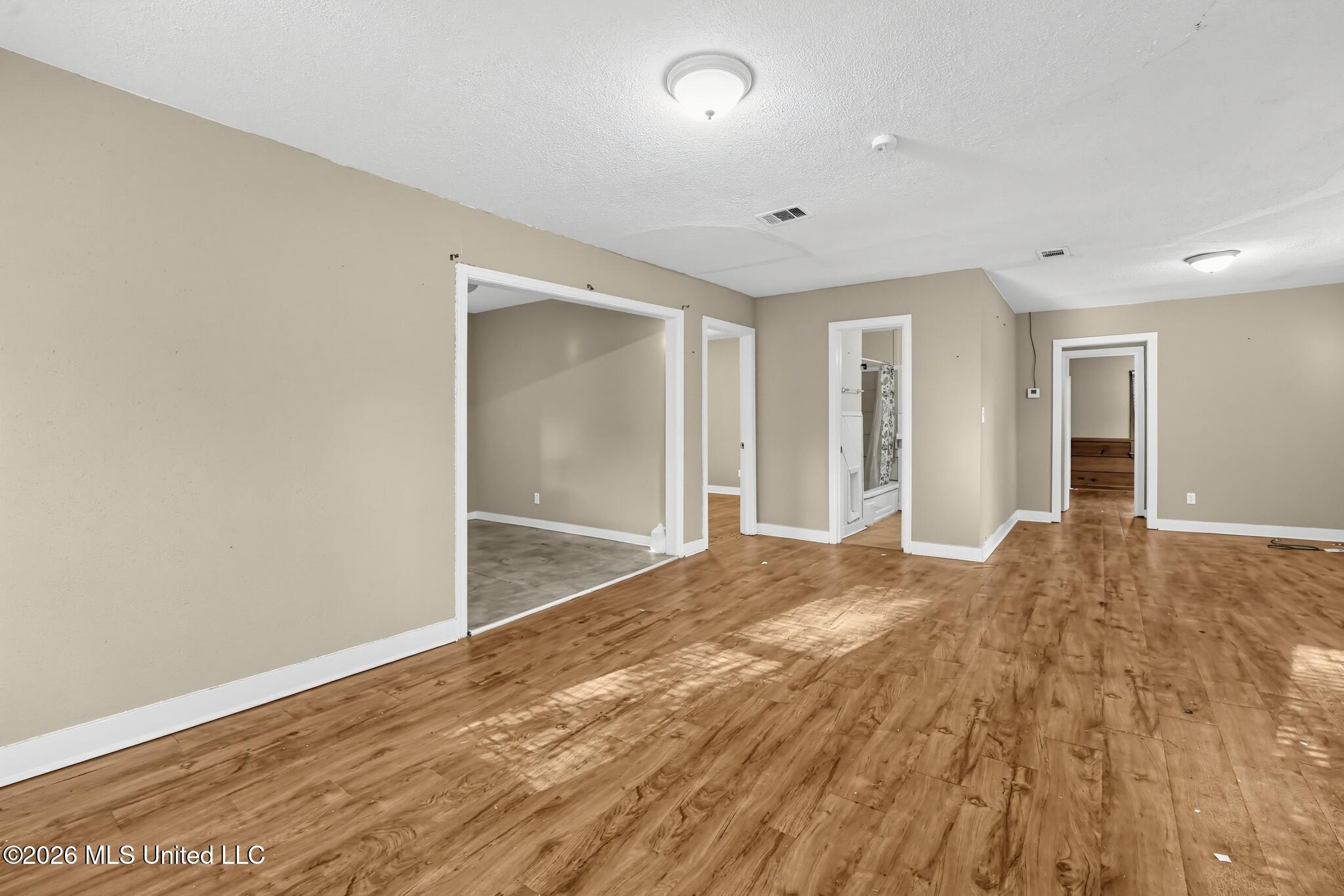 345 Lea Circle Property Photo 5