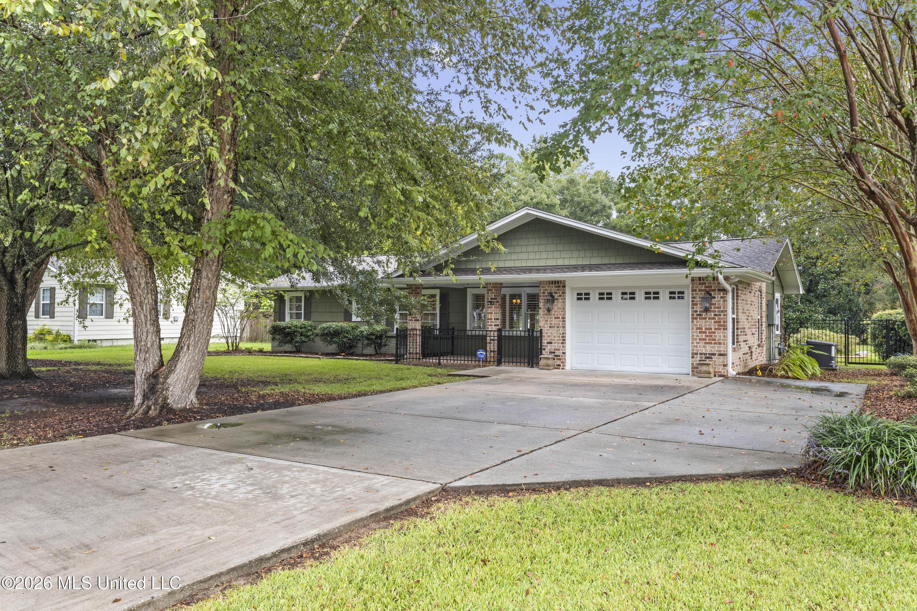 30 39th Street Property Photo 2