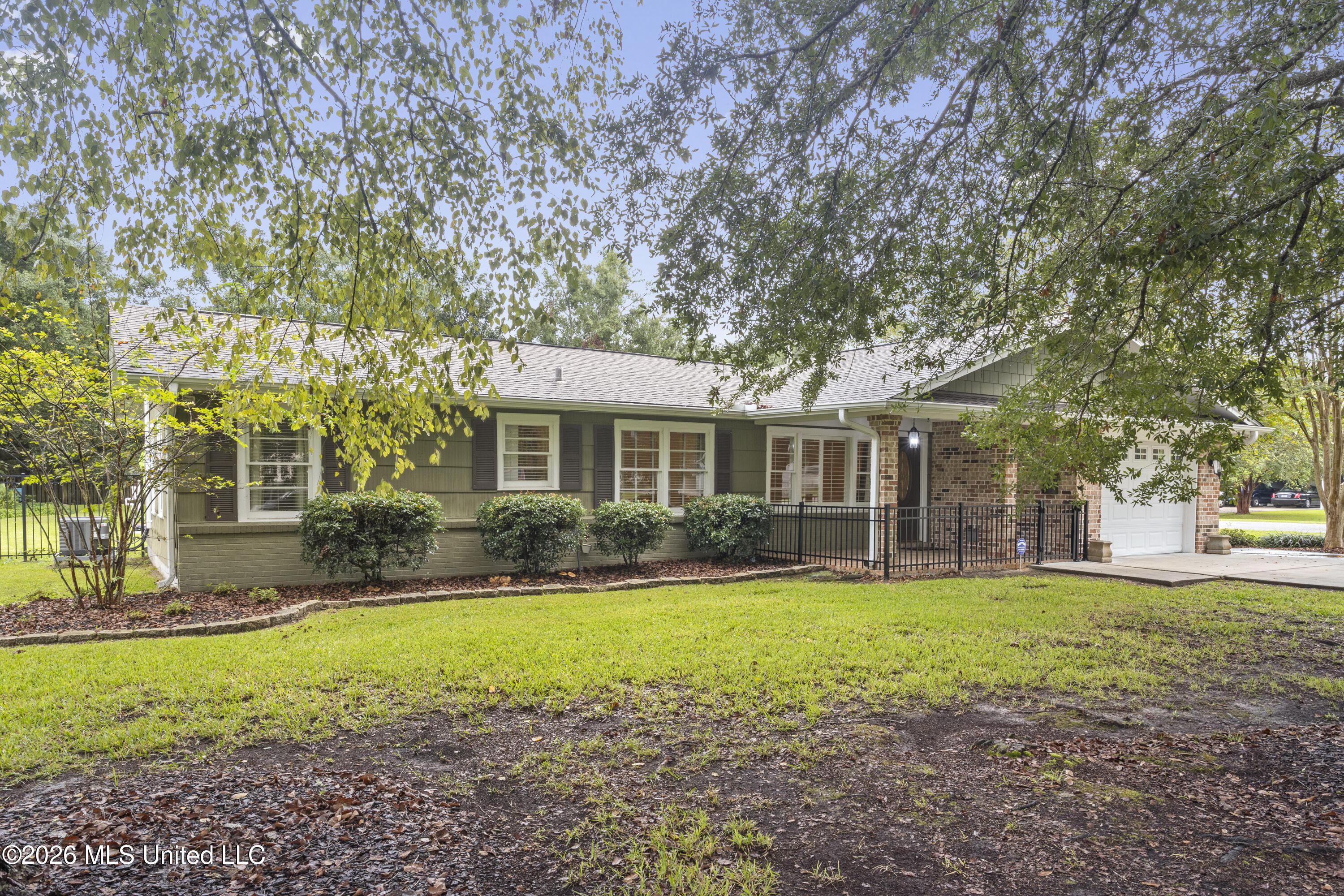 30 39th Street Property Photo 4