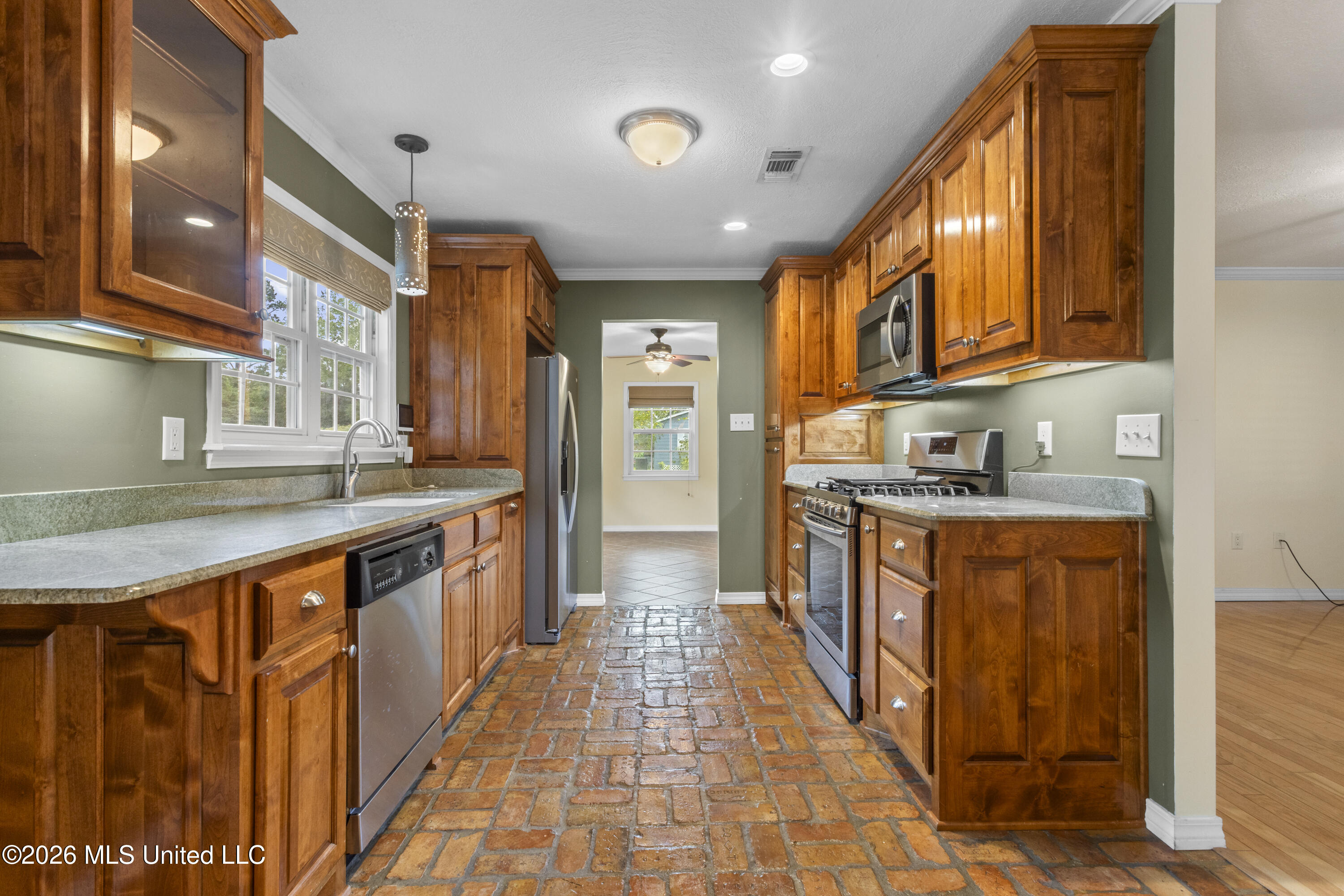30 39th Street Property Photo 11