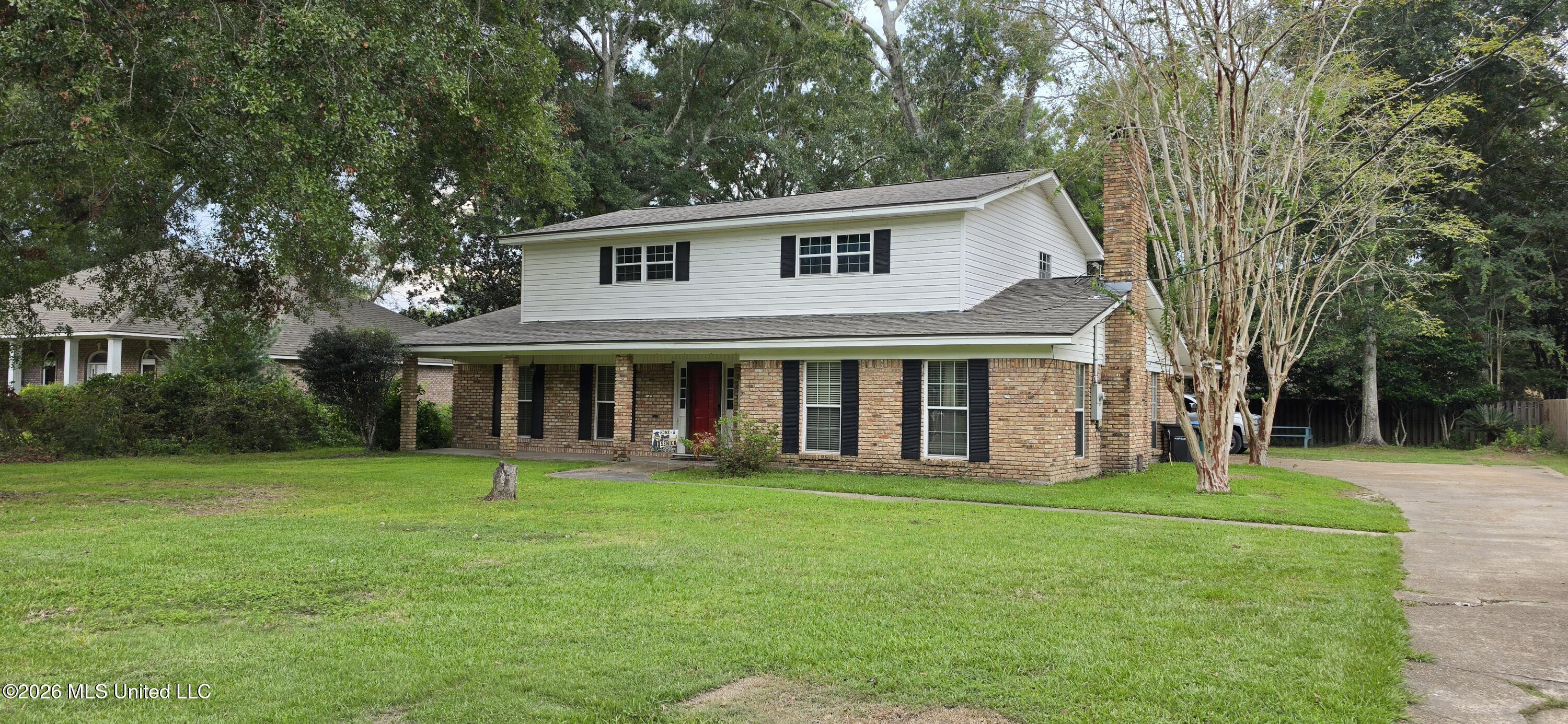 1208 Hickory Hill Drive Property Photo 3