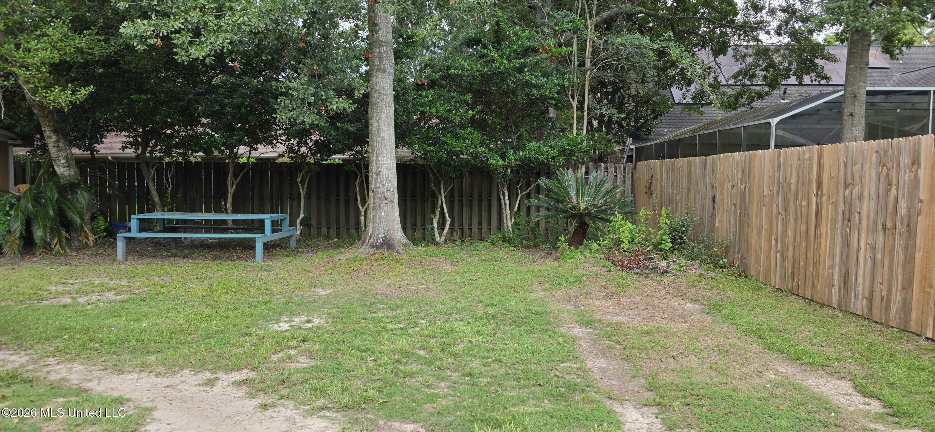 1208 Hickory Hill Drive Property Photo 6