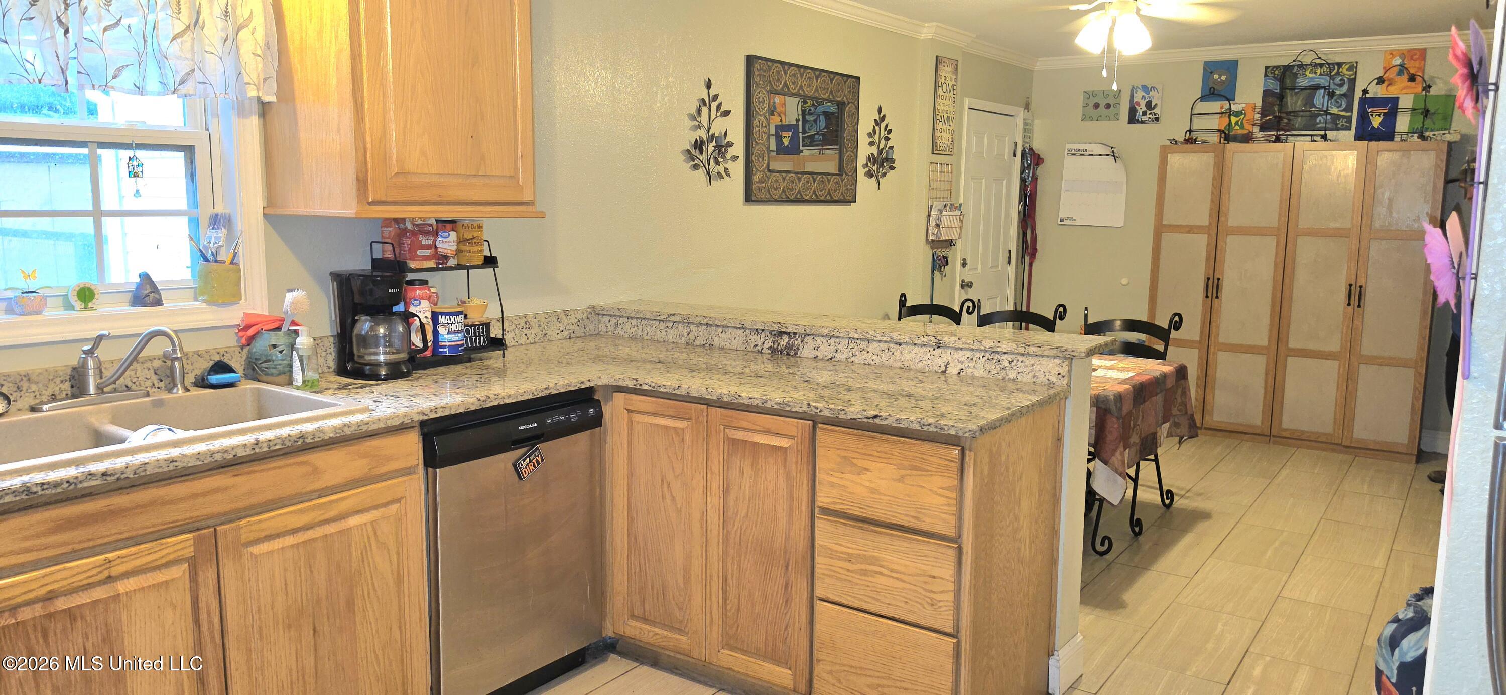 1208 Hickory Hill Drive Property Photo 10