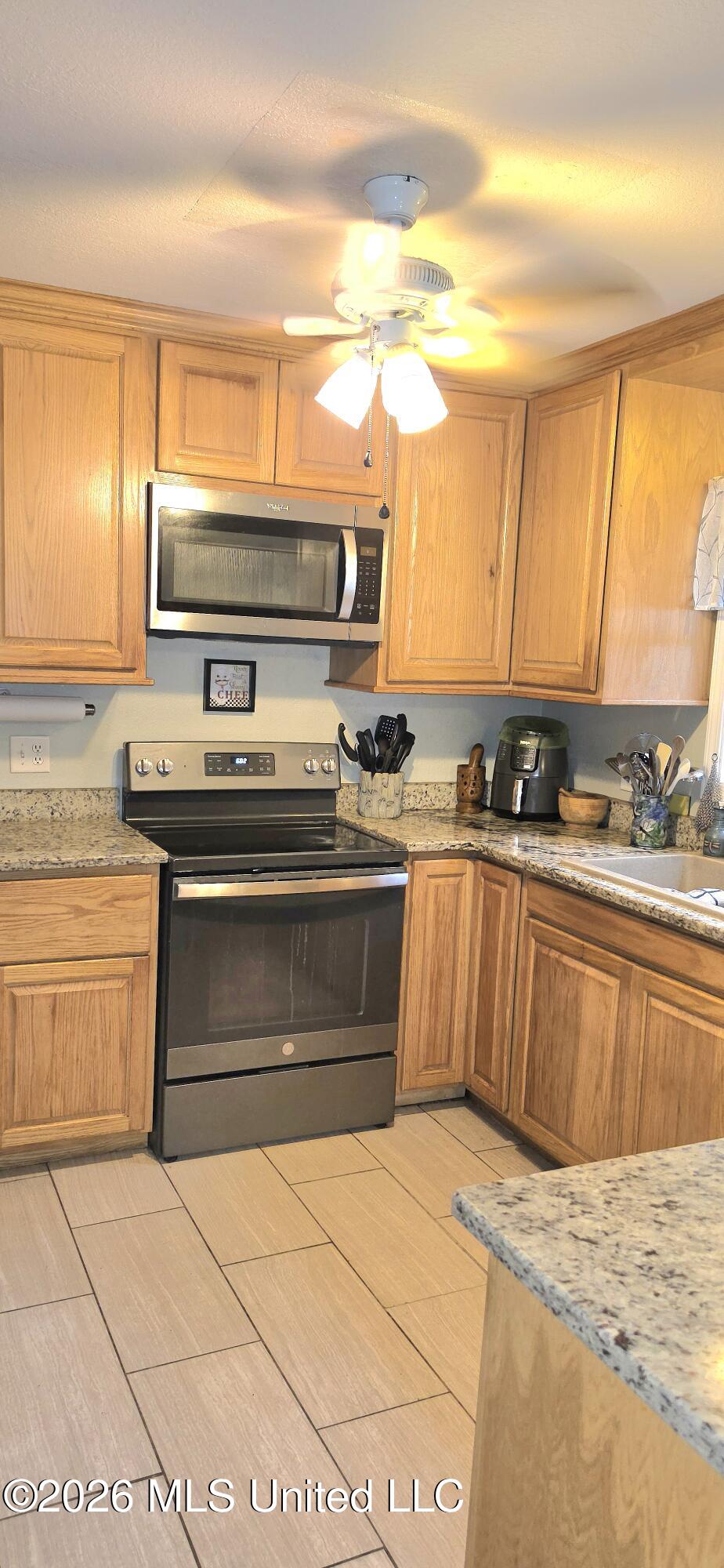 1208 Hickory Hill Drive Property Photo 11