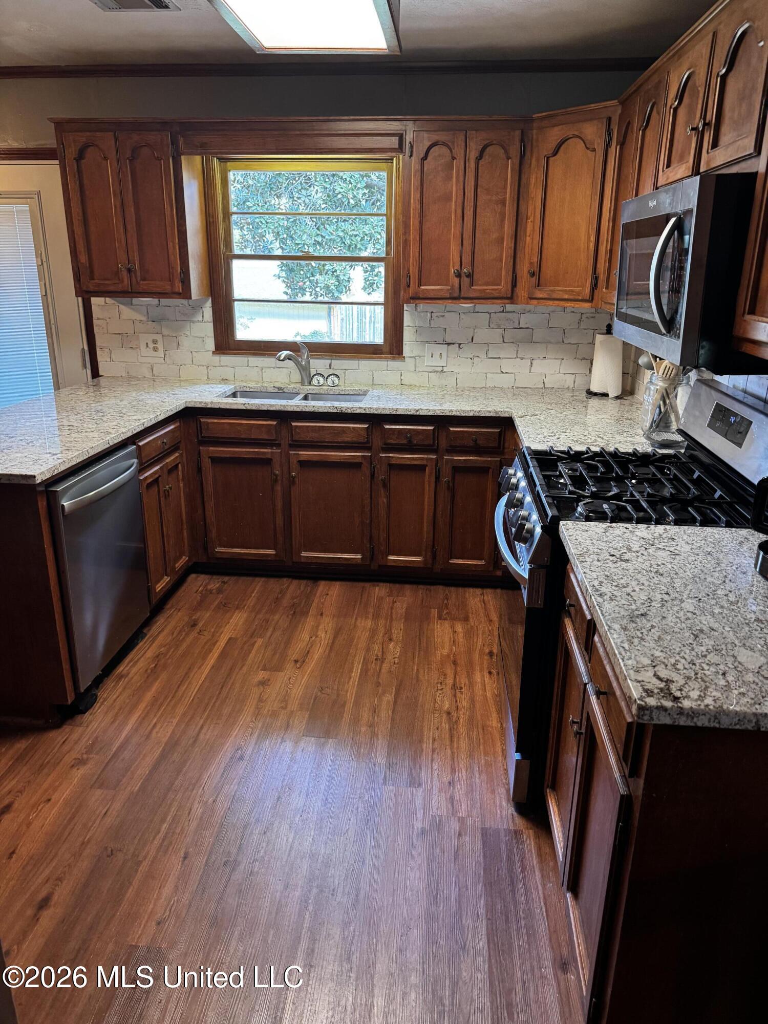 211 Avenue B Property Photo 2