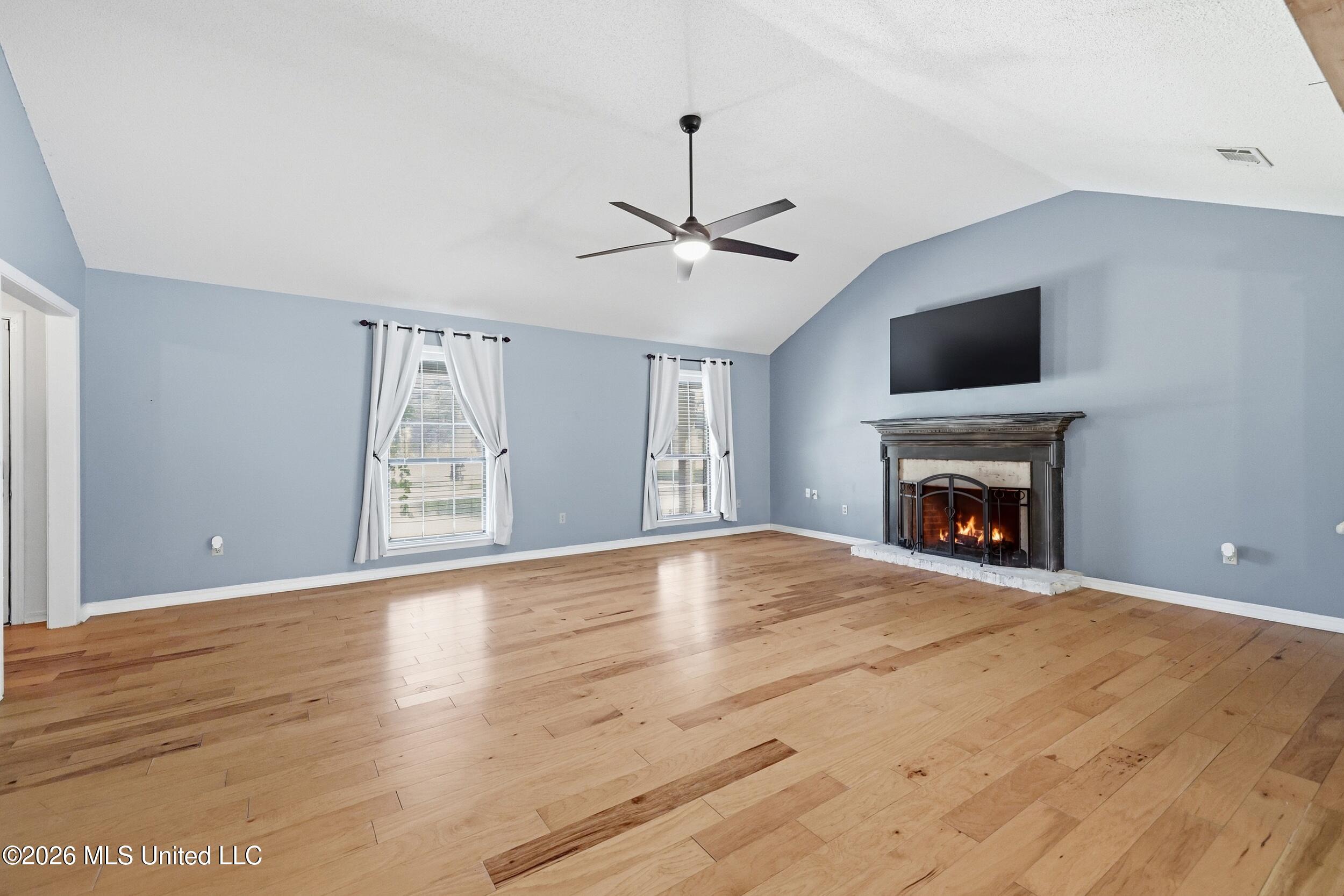 5428 Diamondhead Drive E Property Photo 11