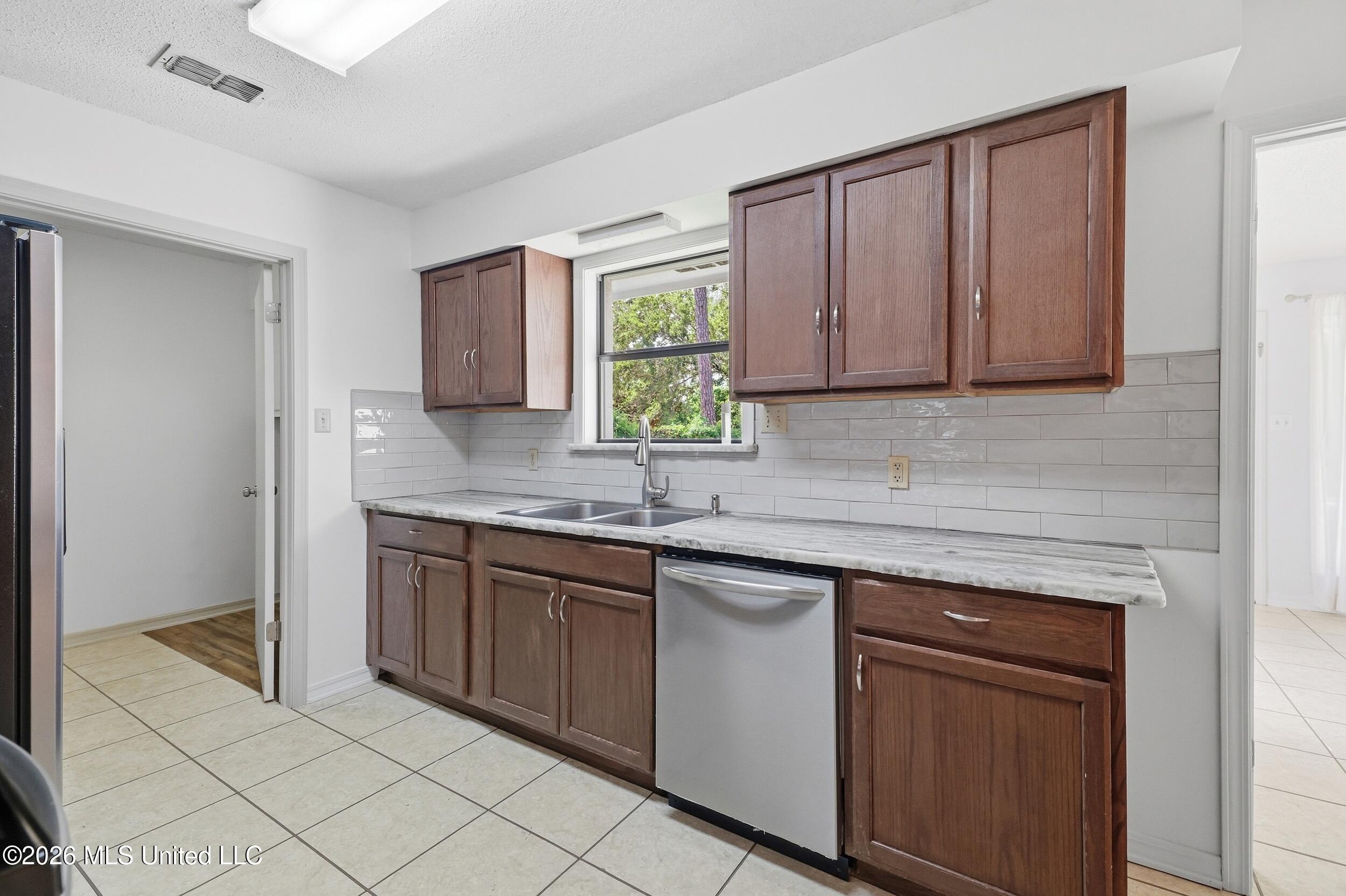 5428 Diamondhead Drive E Property Photo 22
