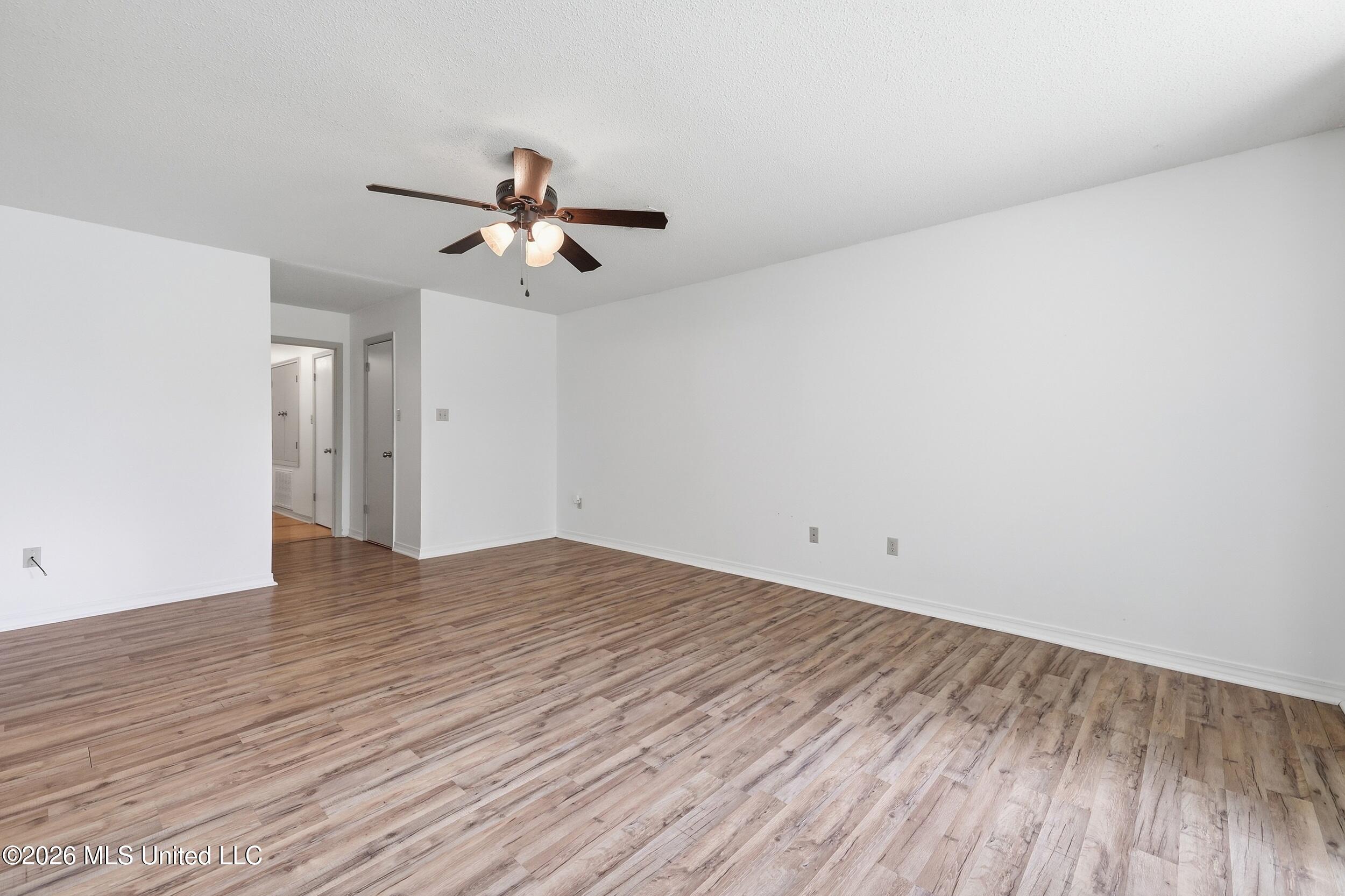 5428 Diamondhead Drive E Property Photo 26