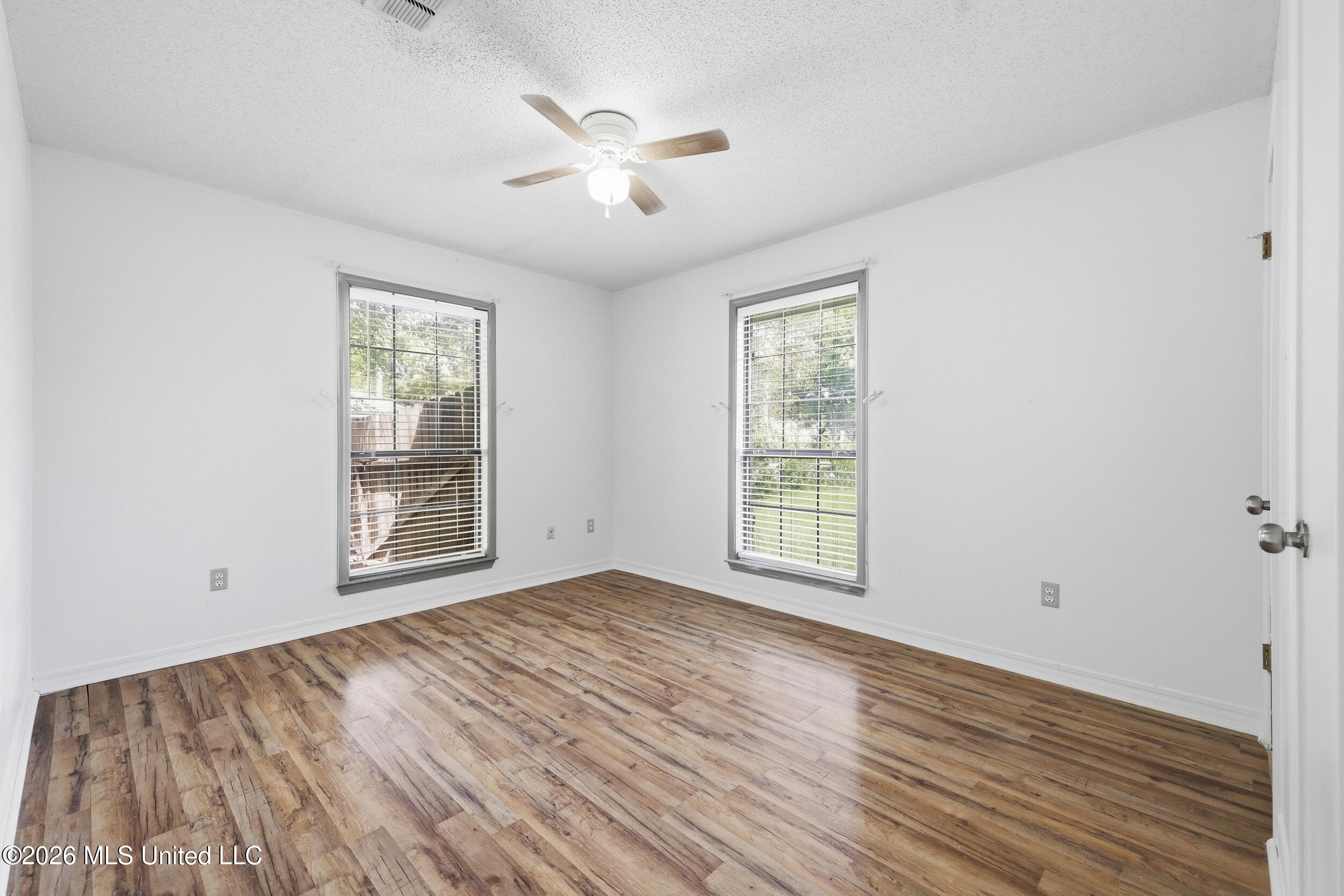 5428 Diamondhead Drive E Property Photo 31