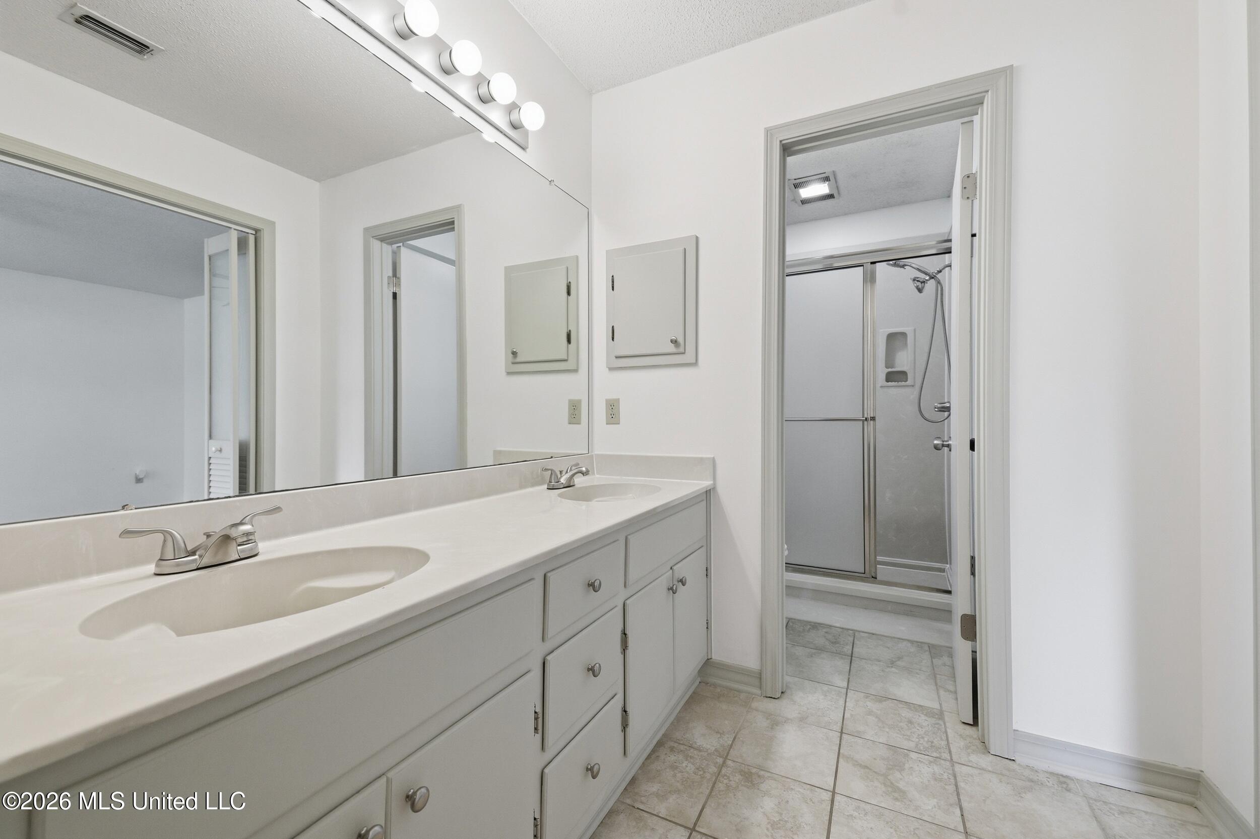 5428 Diamondhead Drive E Property Photo 36