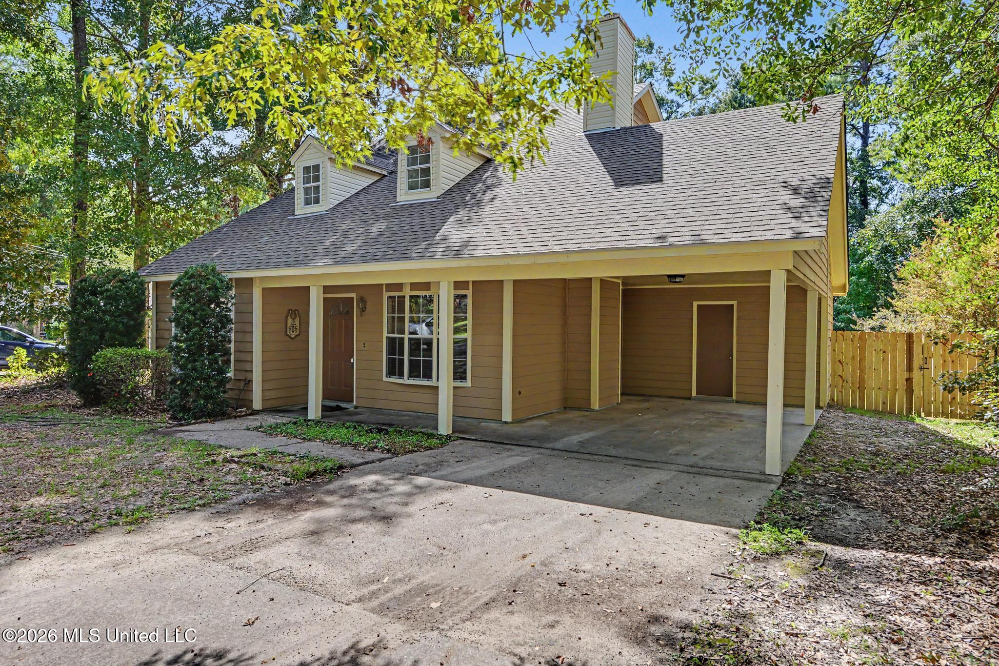 6816 Awini Street Property Photo 2