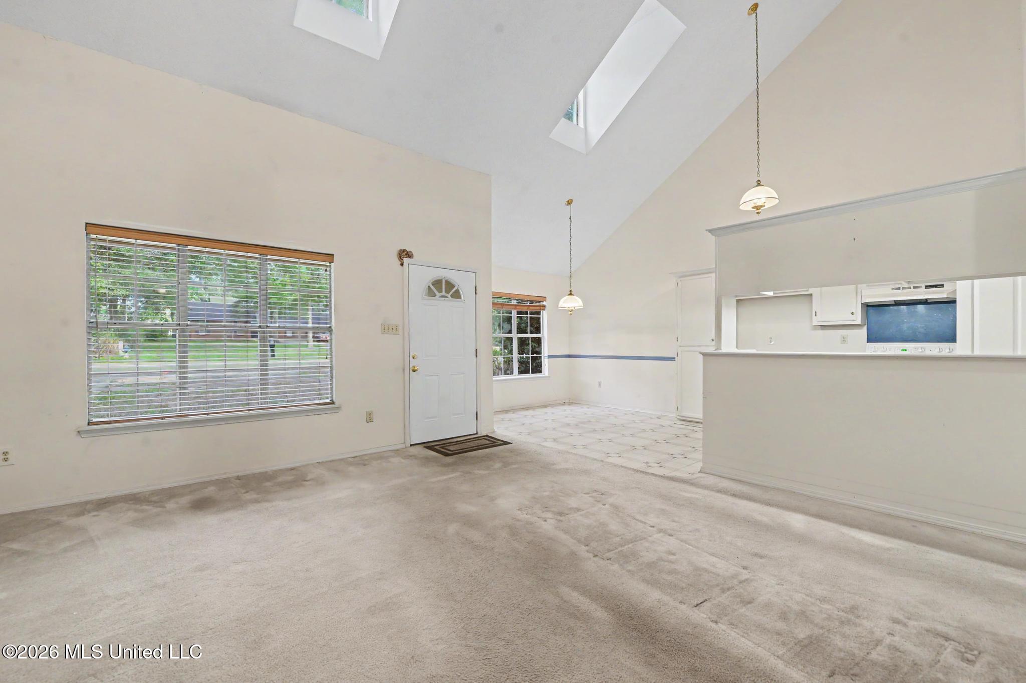 6816 Awini Street Property Photo 5