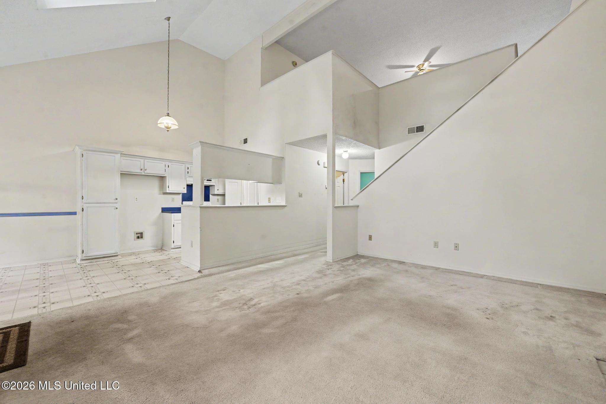 6816 Awini Street Property Photo 6
