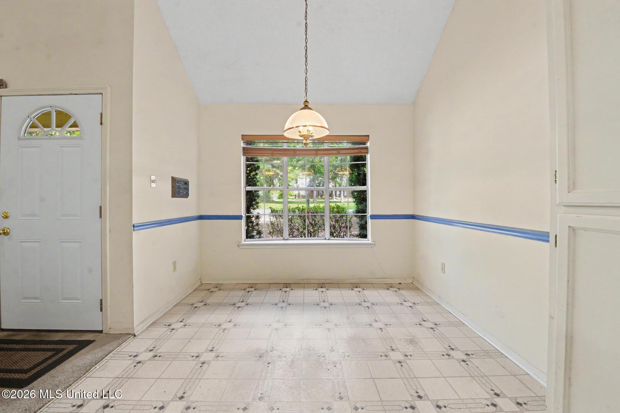 6816 Awini Street Property Photo 9