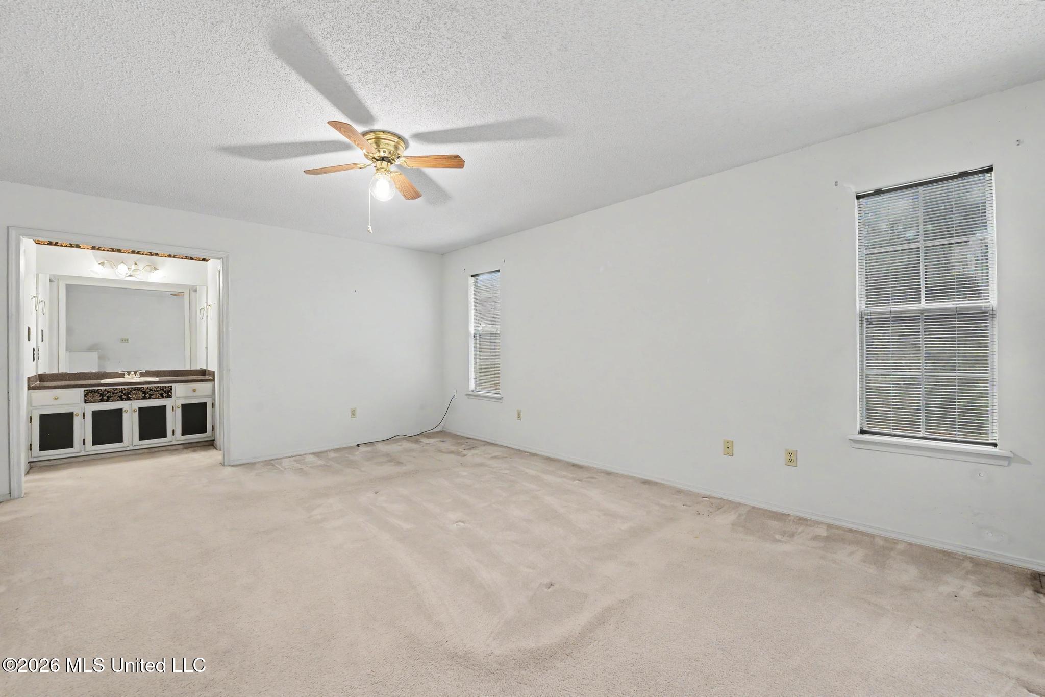 6816 Awini Street Property Photo 10