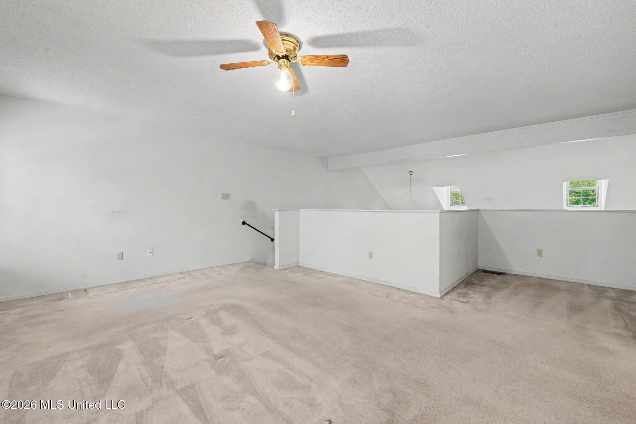6816 Awini Street Property Photo 11
