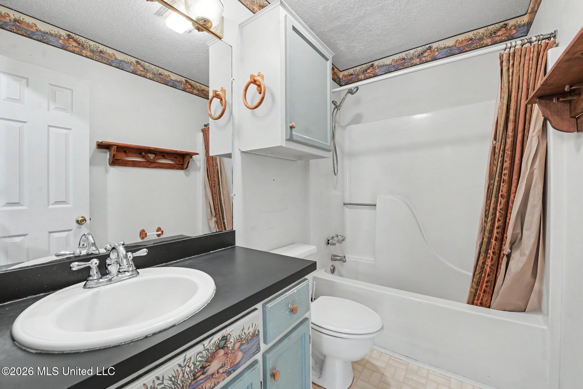6816 Awini Street Property Photo 13