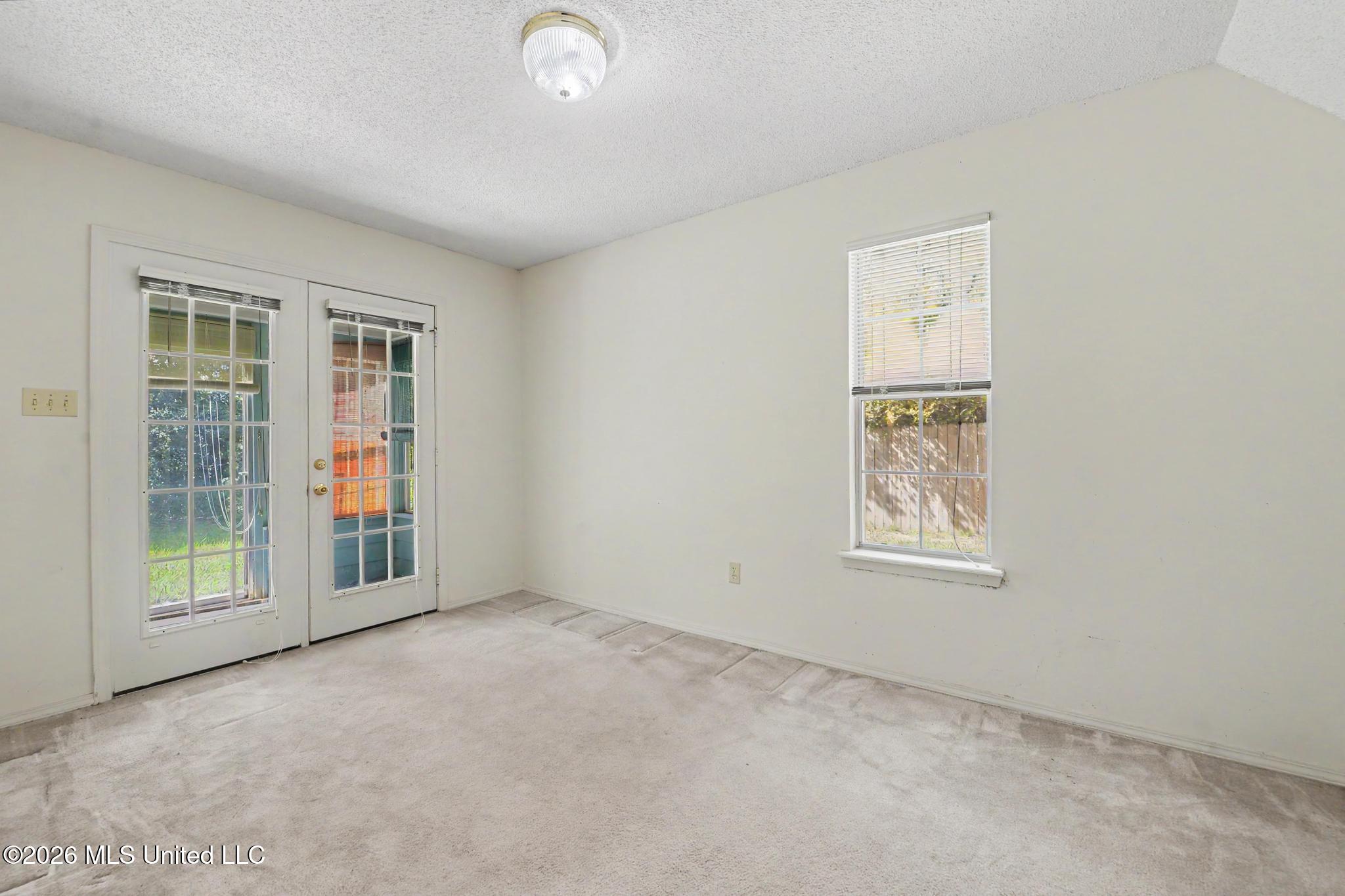 6816 Awini Street Property Photo 18