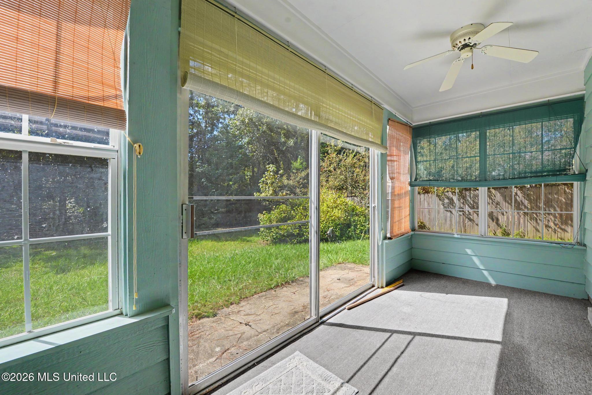 6816 Awini Street Property Photo 20