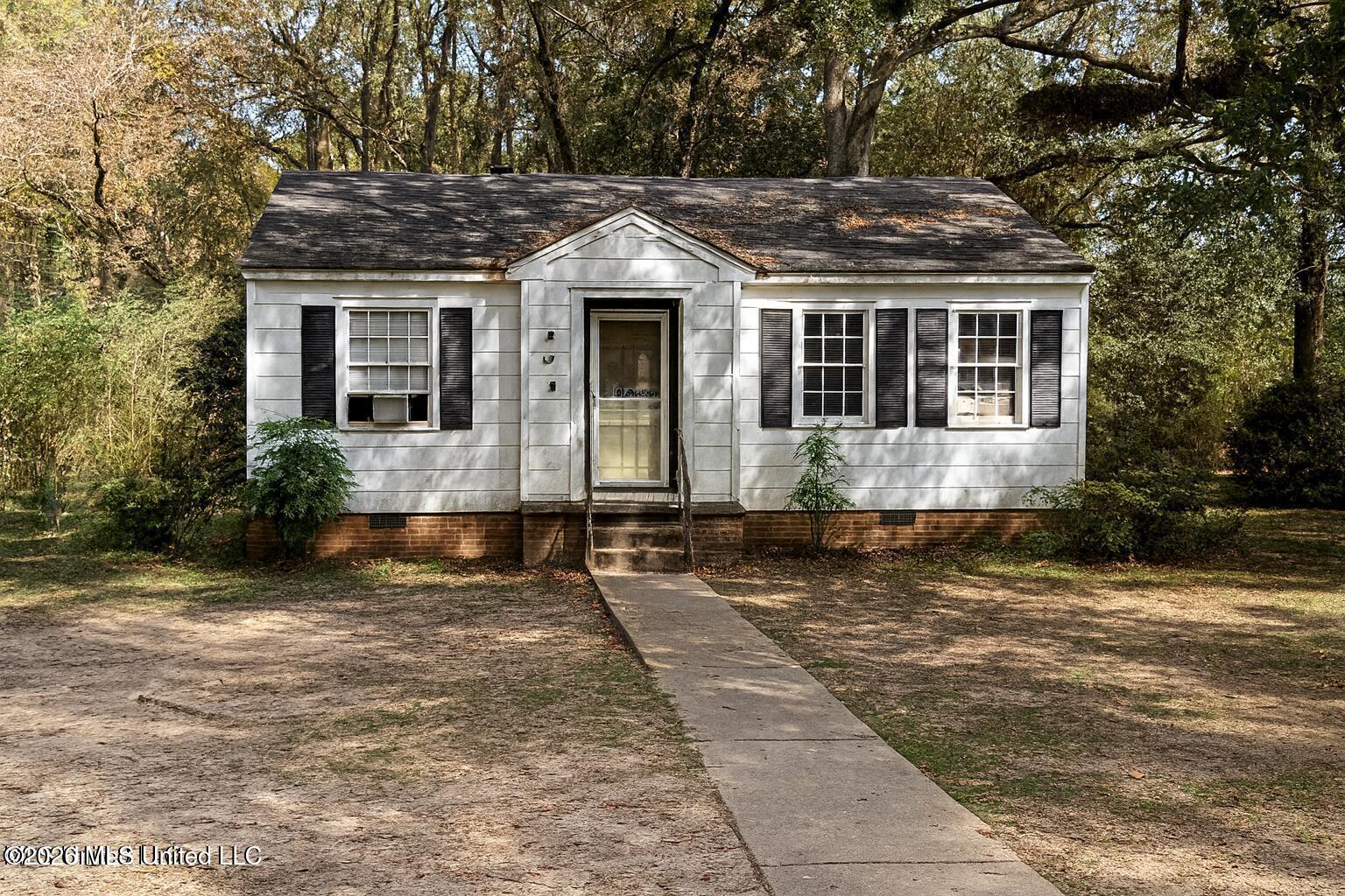 217 Rogers Circle Property Photo 4