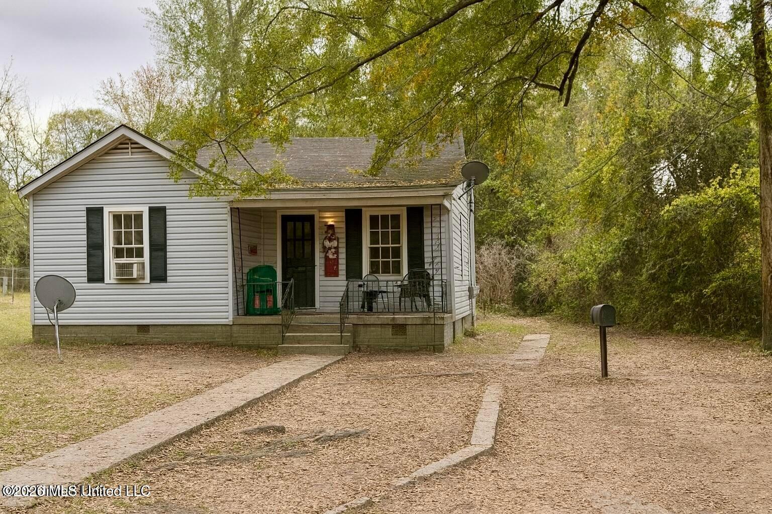 217 Rogers Circle Property Photo 5