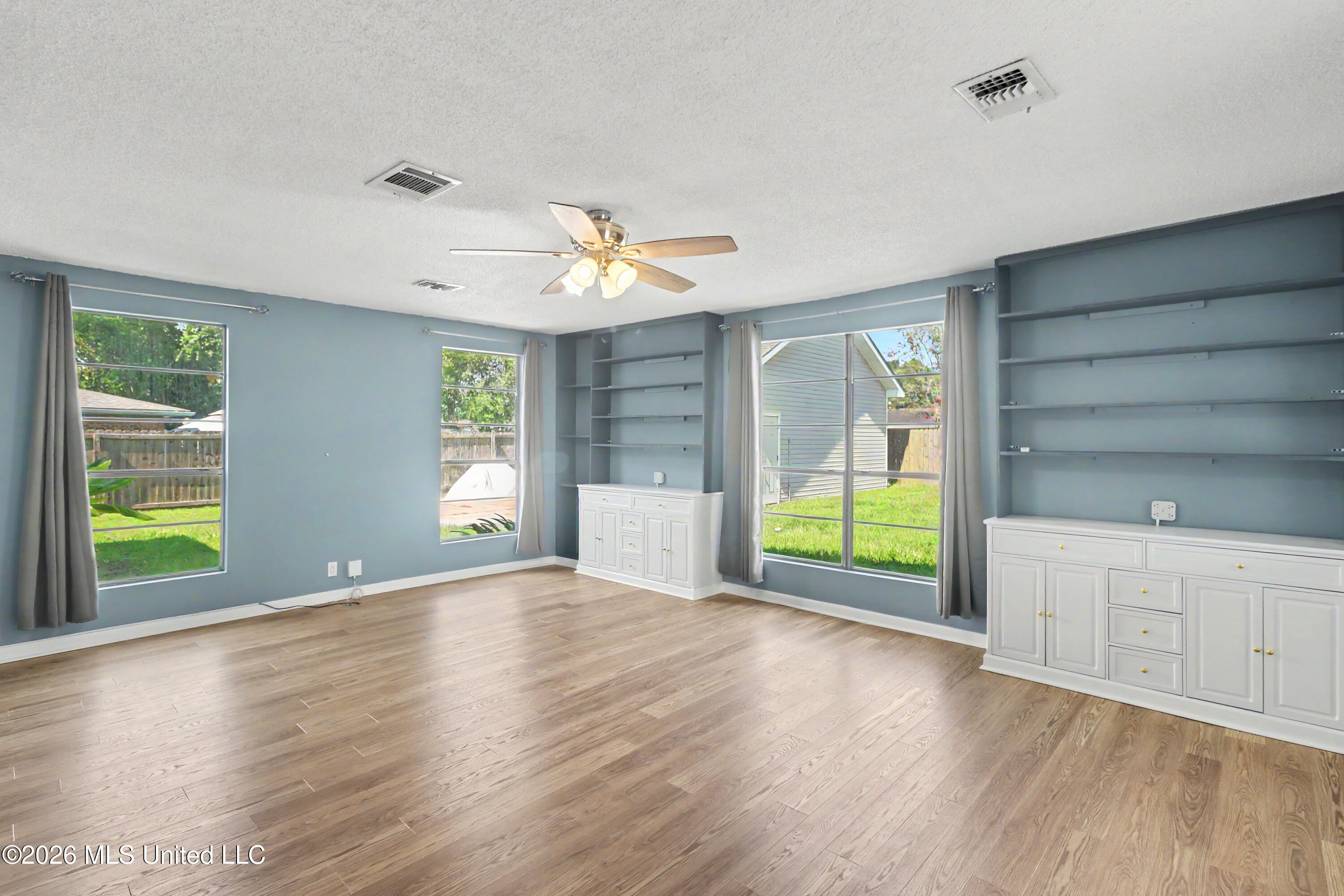 210 Gates Avenue Property Photo 7