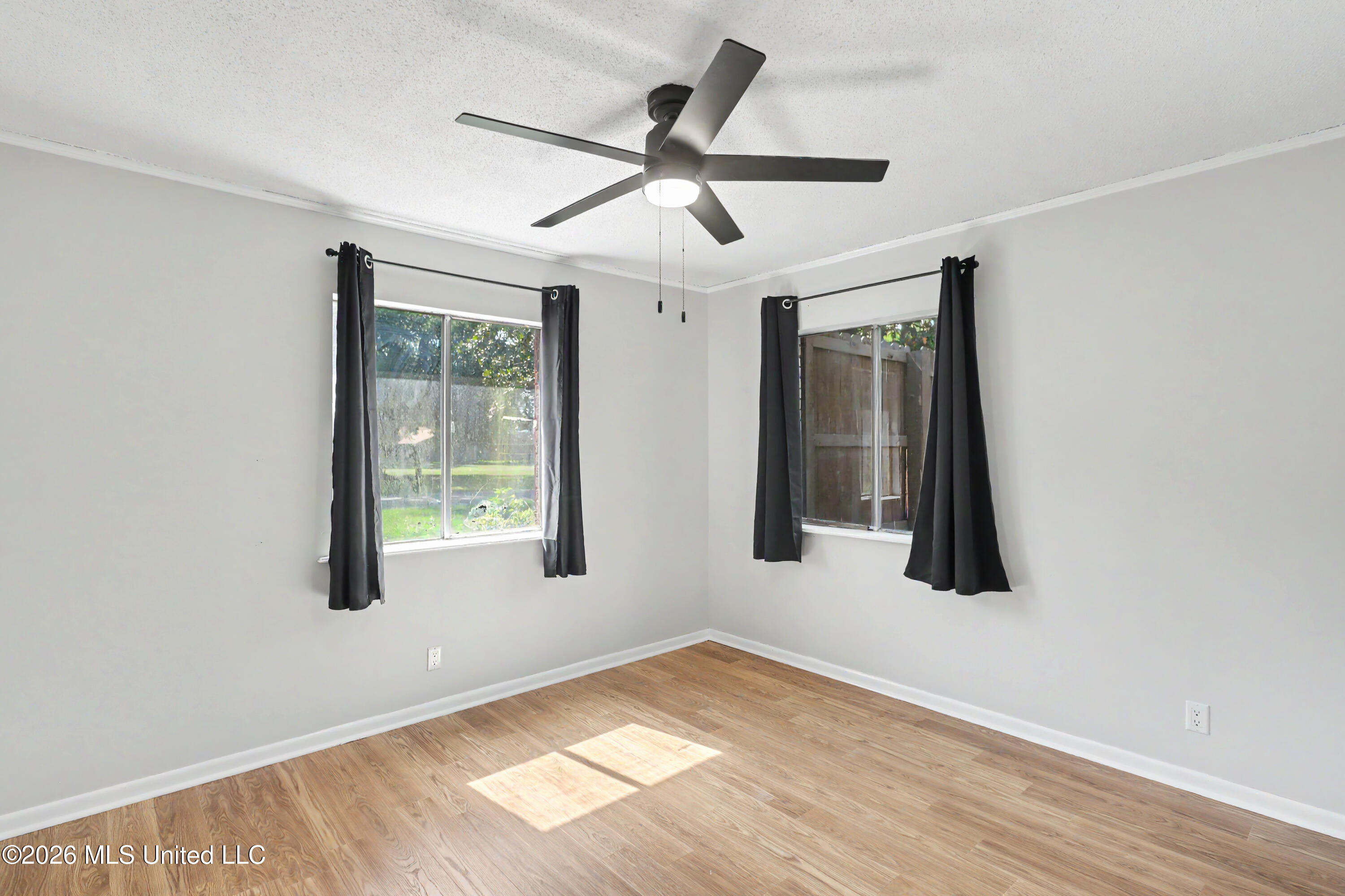 210 Gates Avenue Property Photo 17