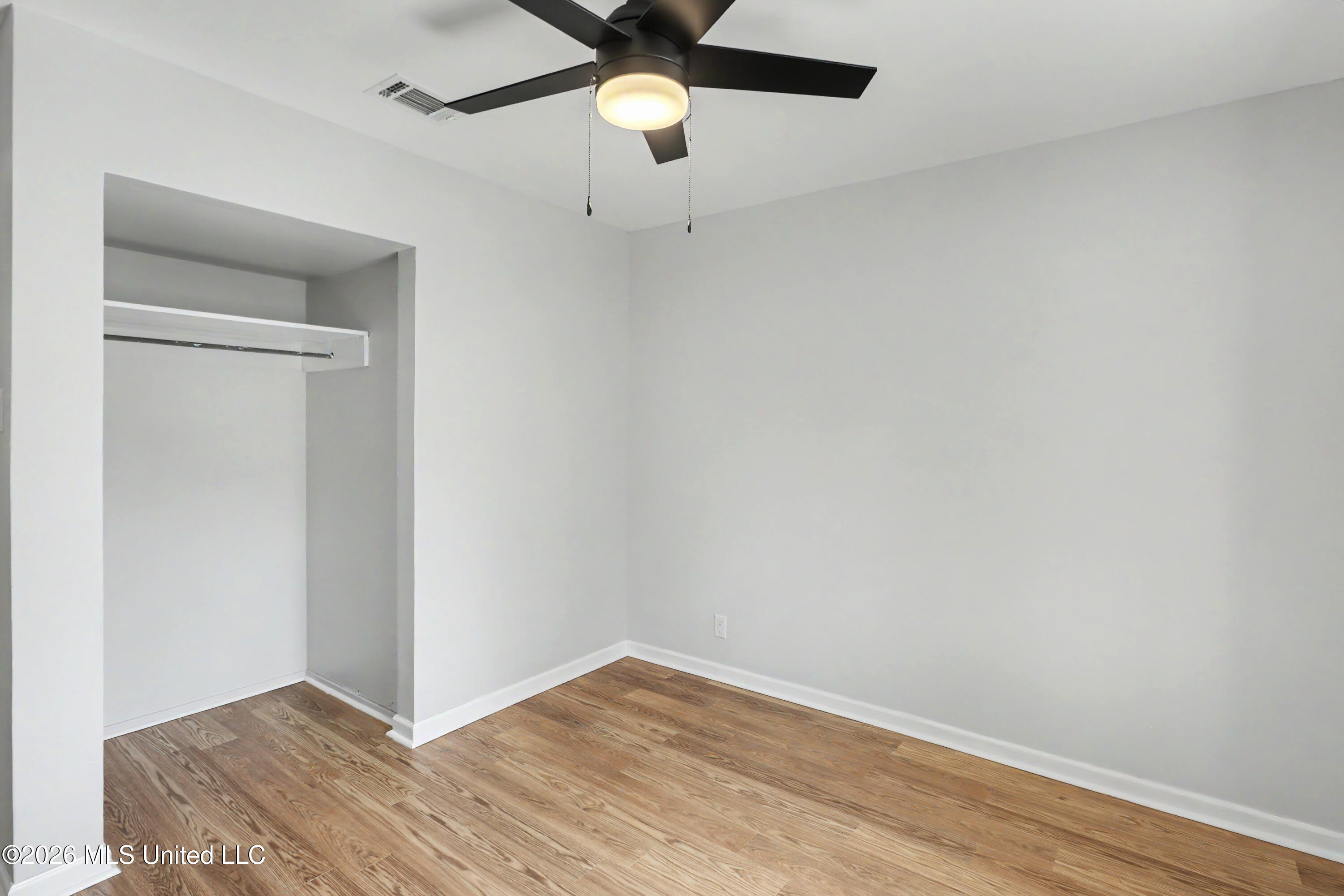 210 Gates Avenue Property Photo 18