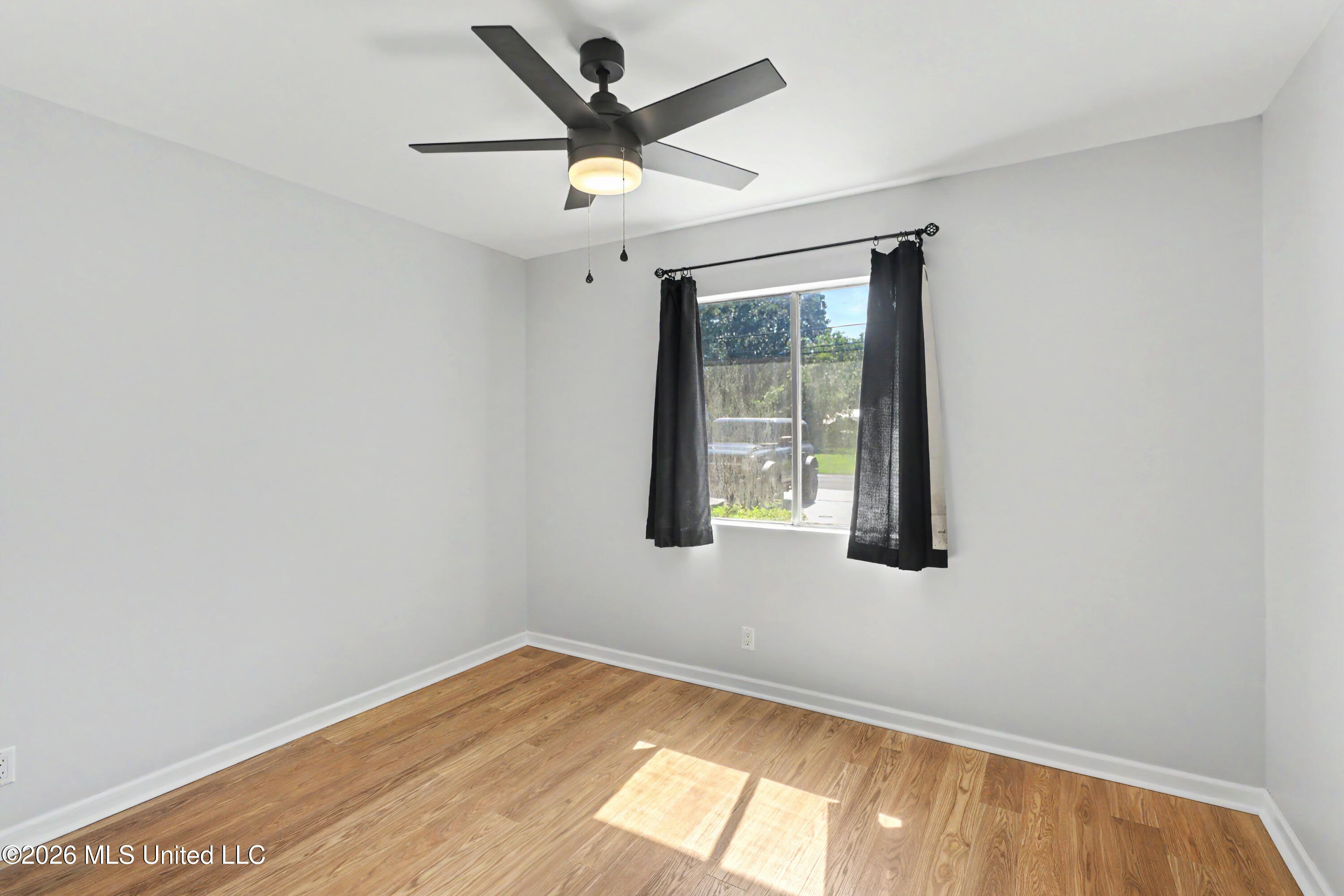 210 Gates Avenue Property Photo 19