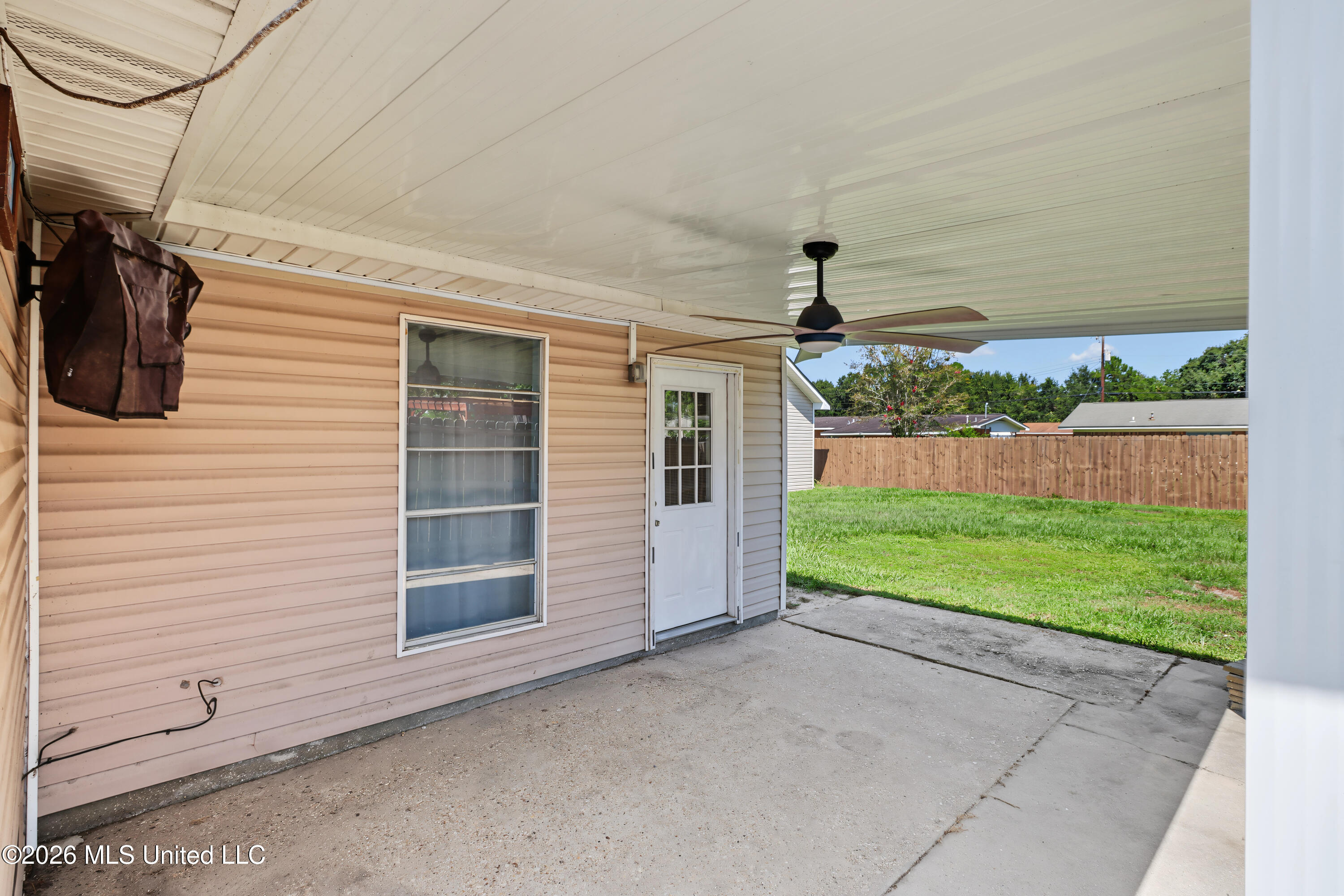 210 Gates Avenue Property Photo 21