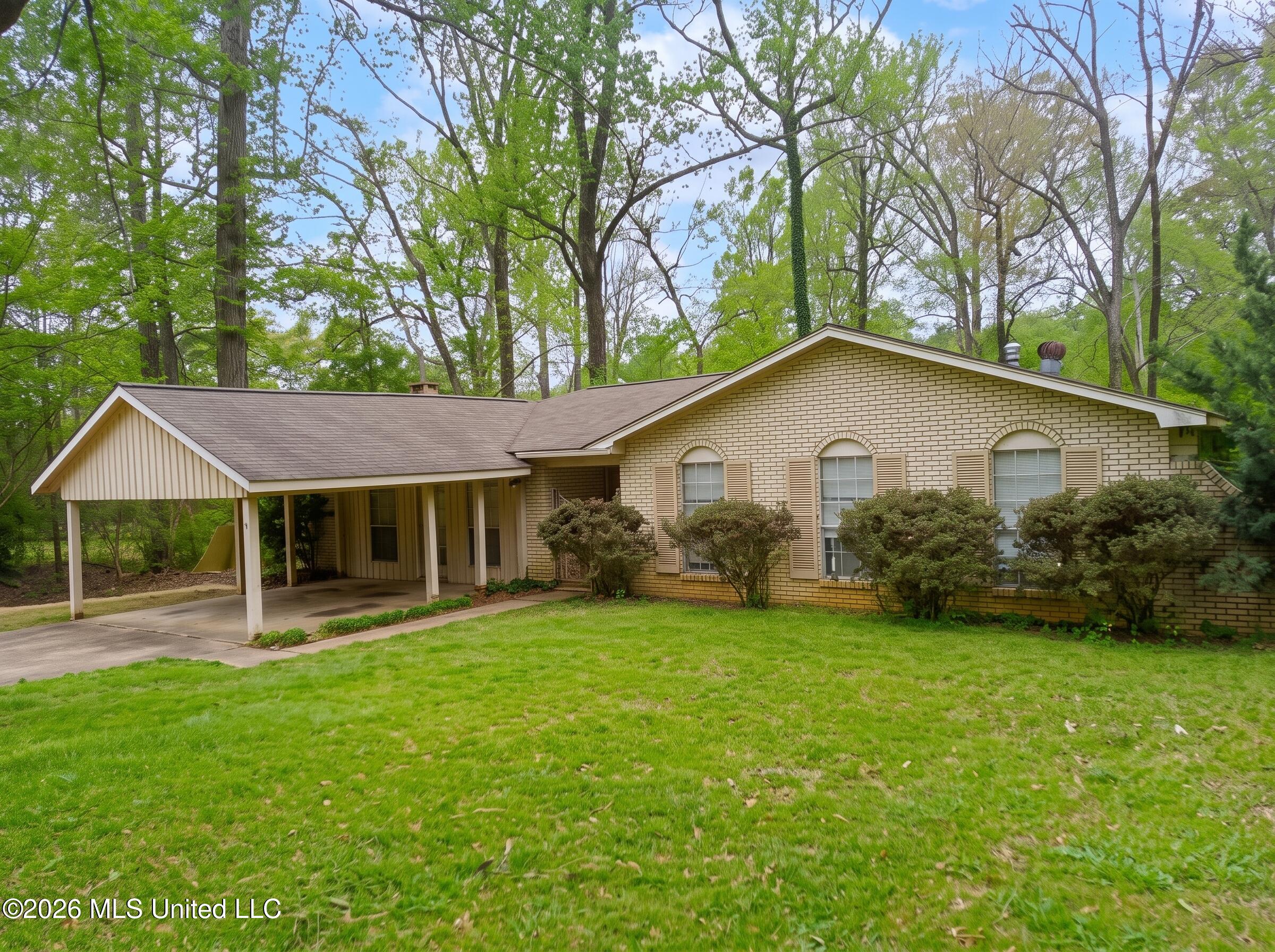 511 Kings Row Property Photo 2