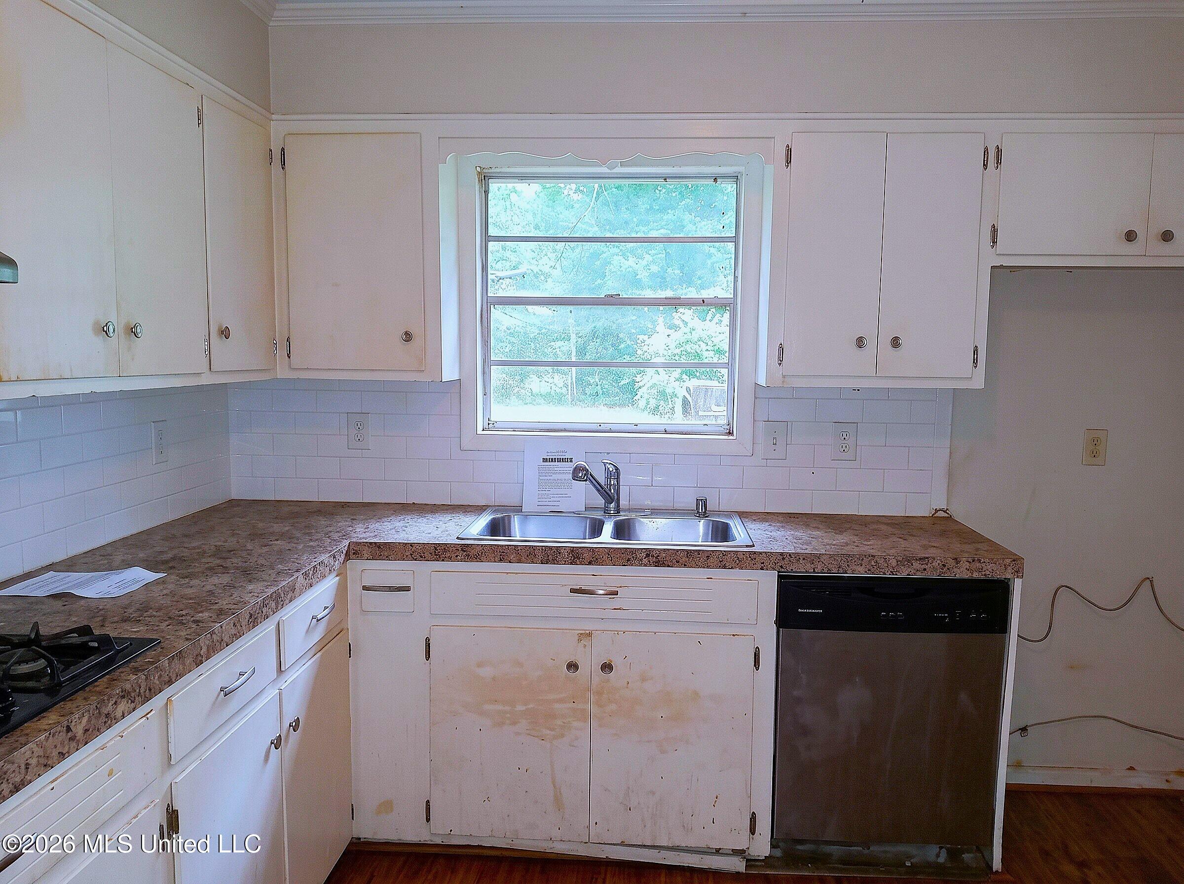 511 Kings Row Property Photo 5