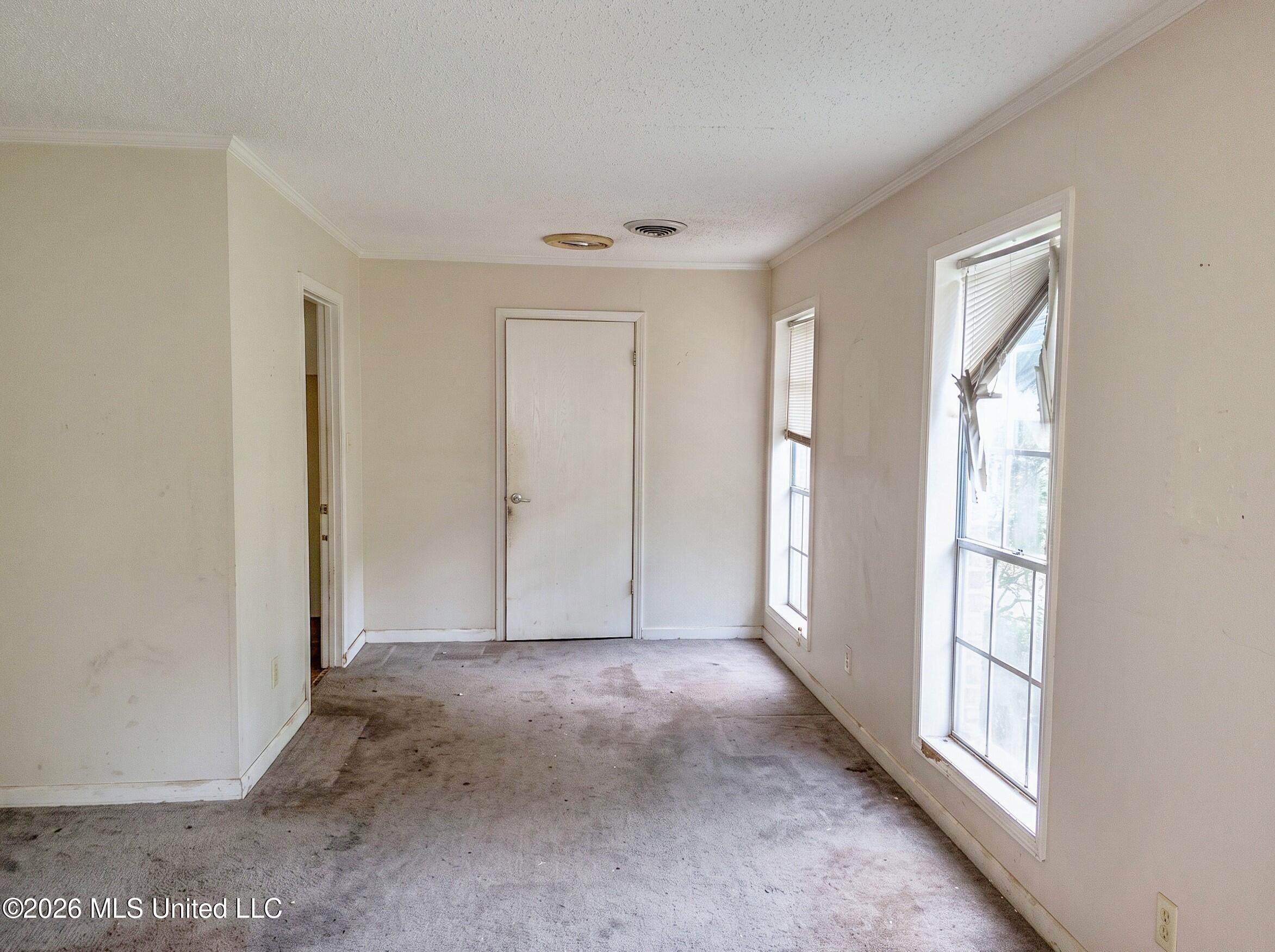 511 Kings Row Property Photo 6