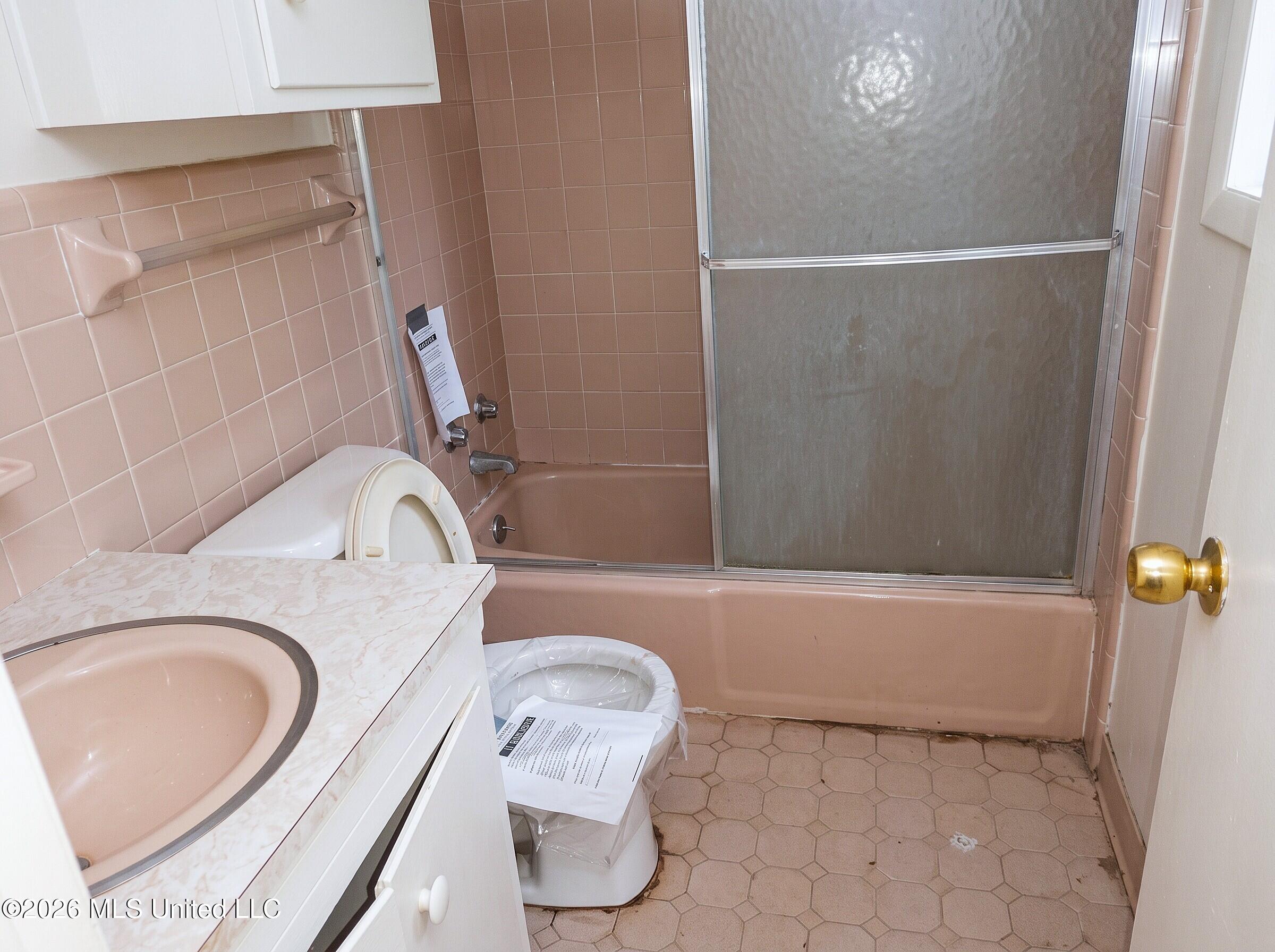 511 Kings Row Property Photo 10
