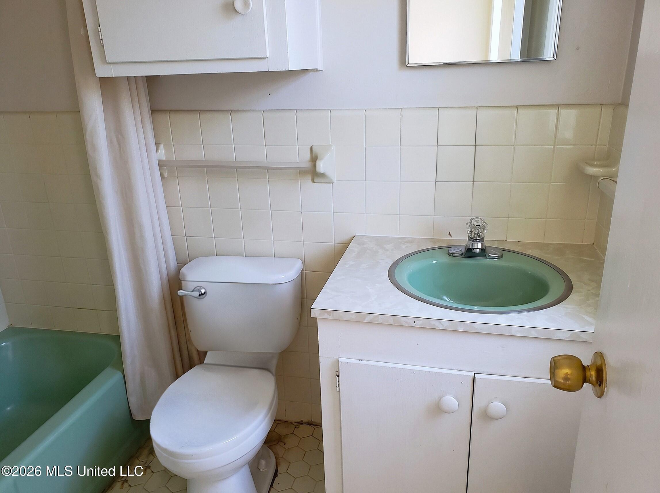 511 Kings Row Property Photo 10