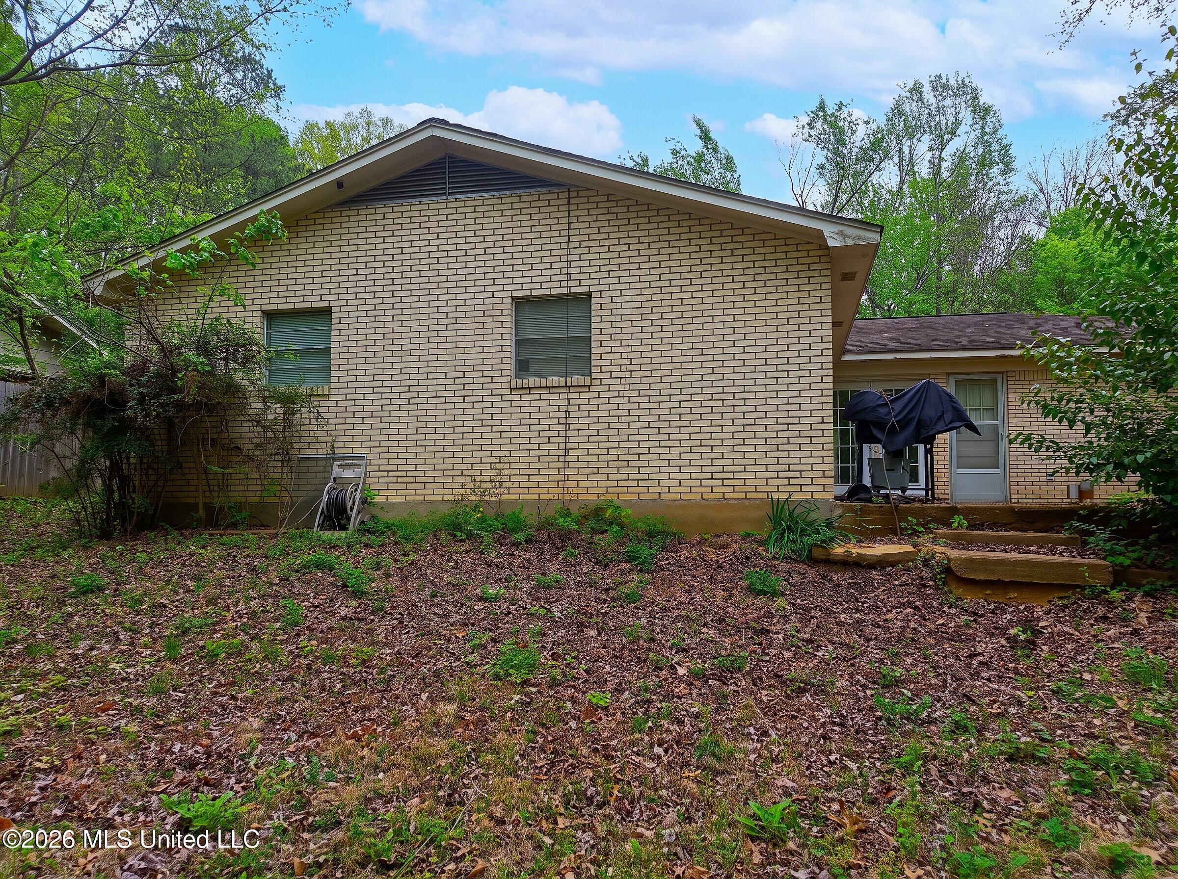 511 Kings Row Property Photo 13
