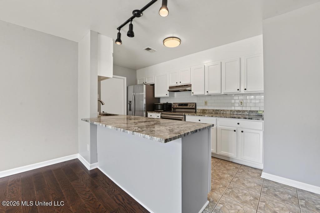 1337 Diller Road Property Photo 7