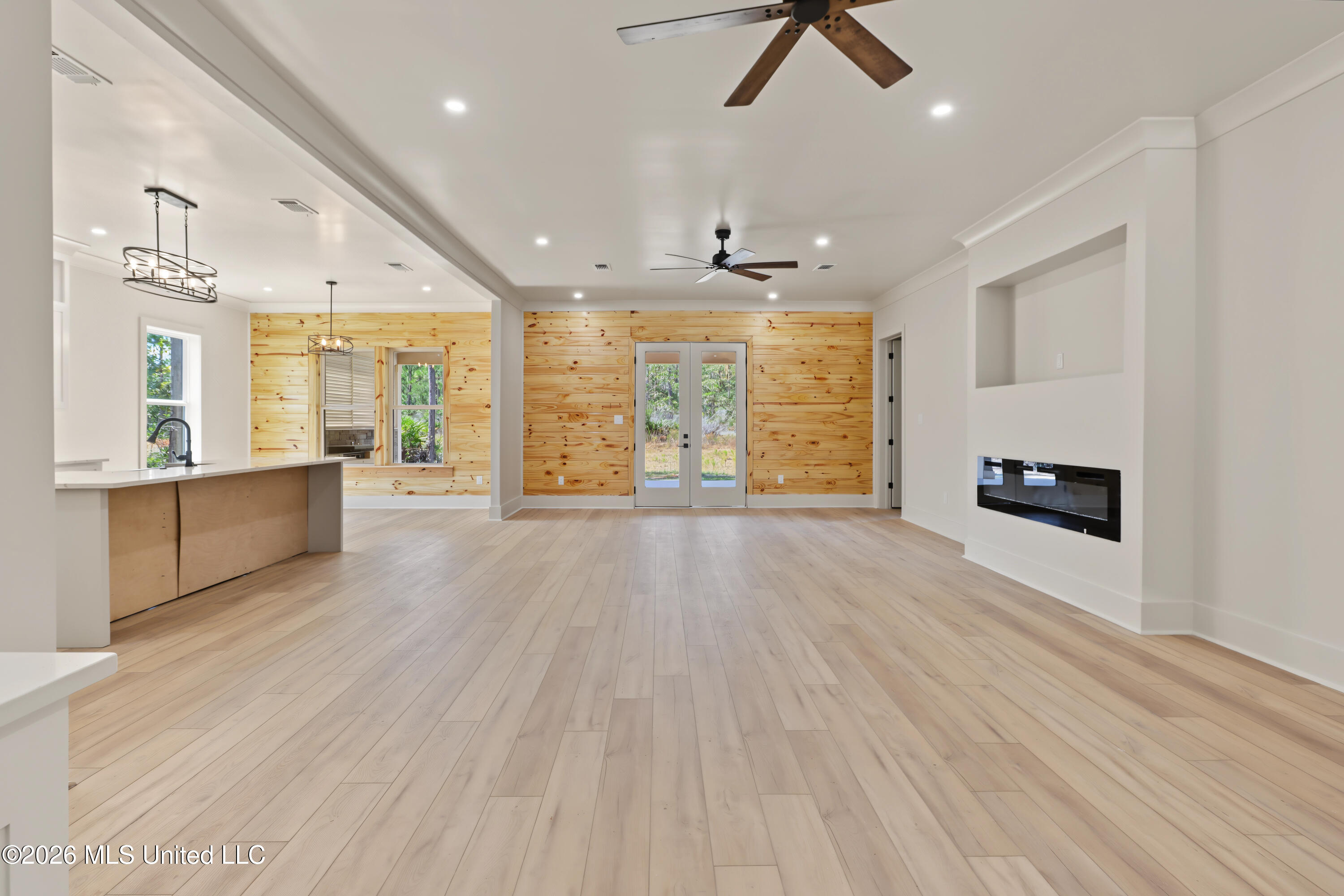 11033 Grace Drive Property Photo 6