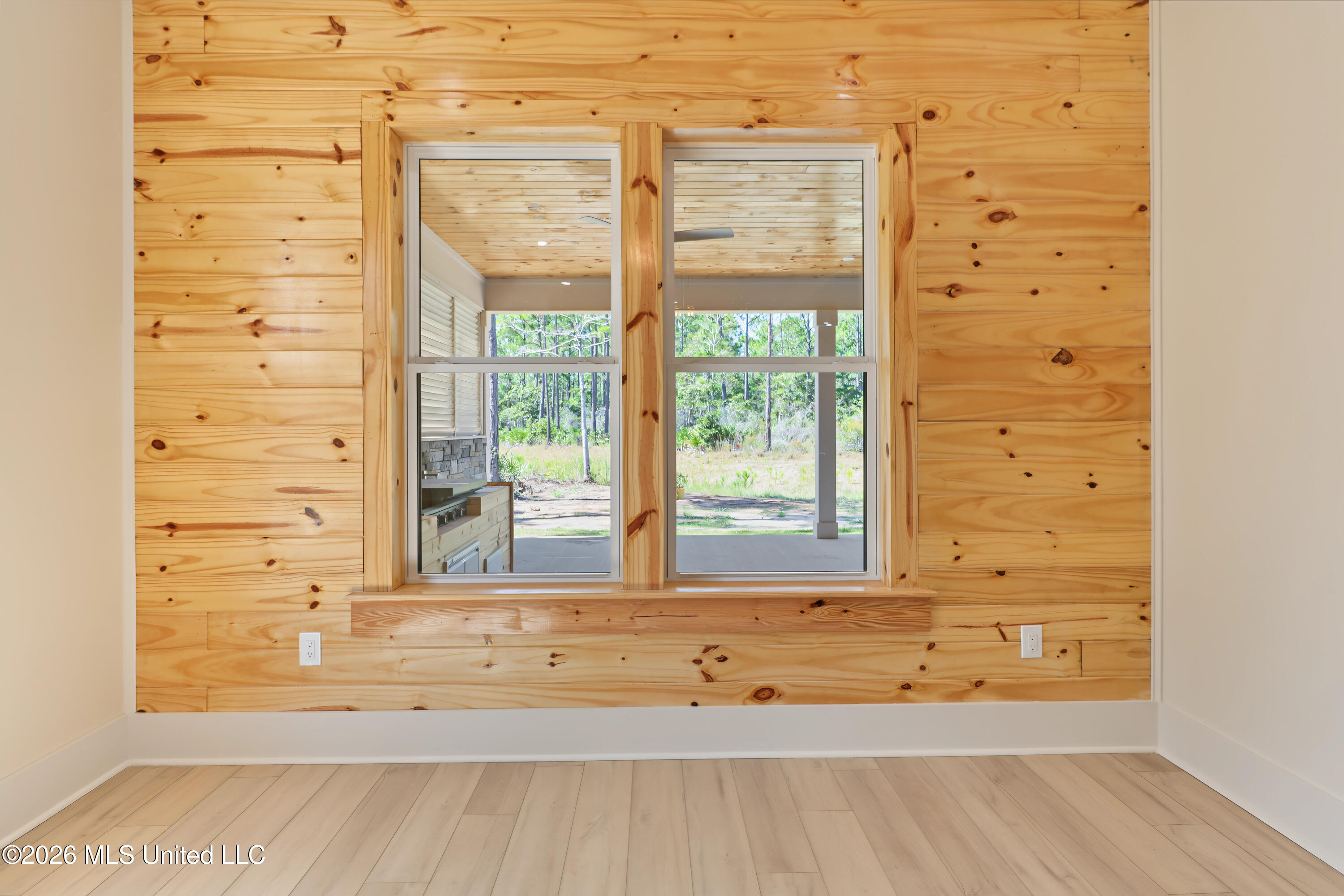 11033 Grace Drive Property Photo 14