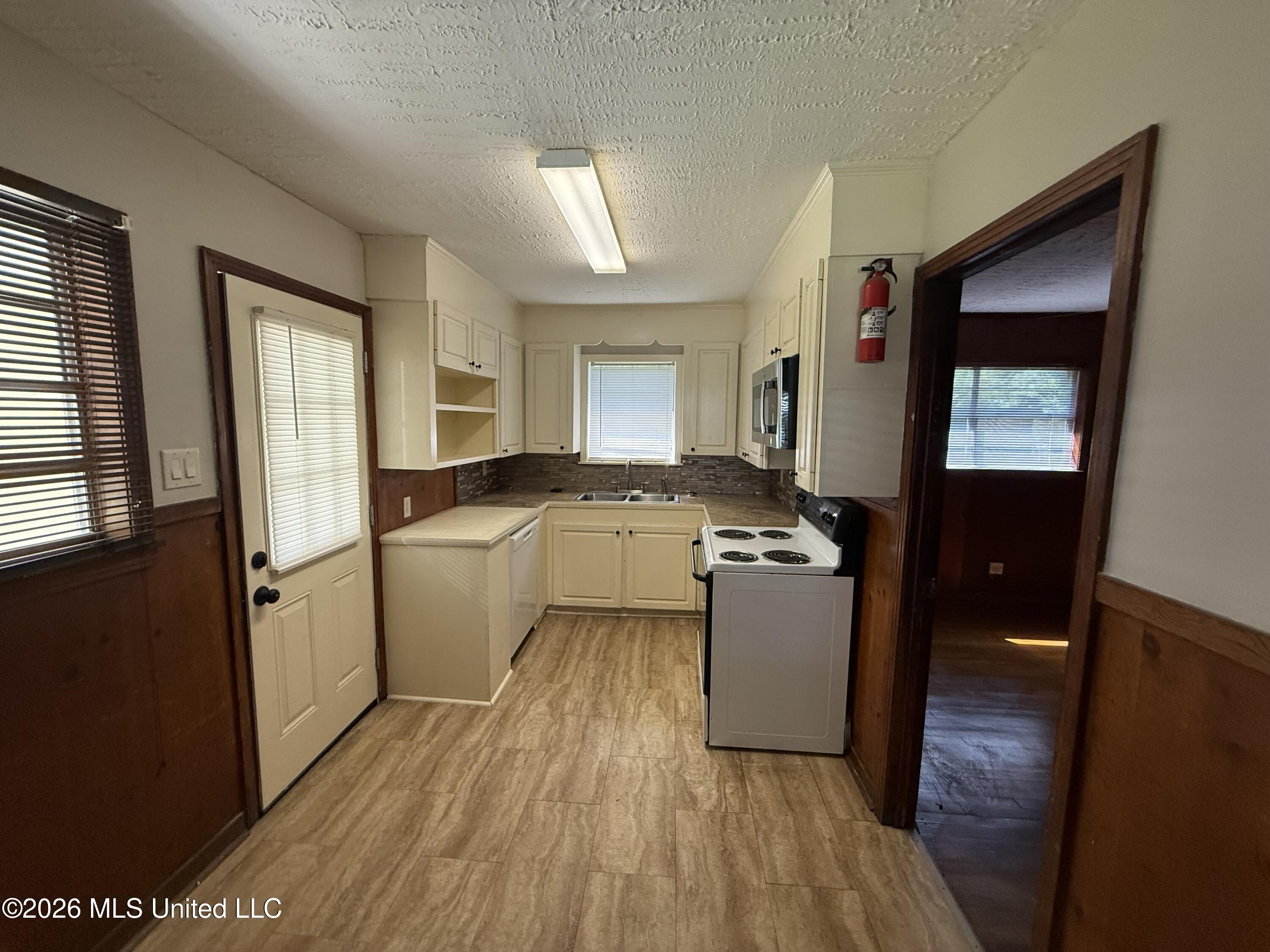 4161 Shelton Street Property Photo 6