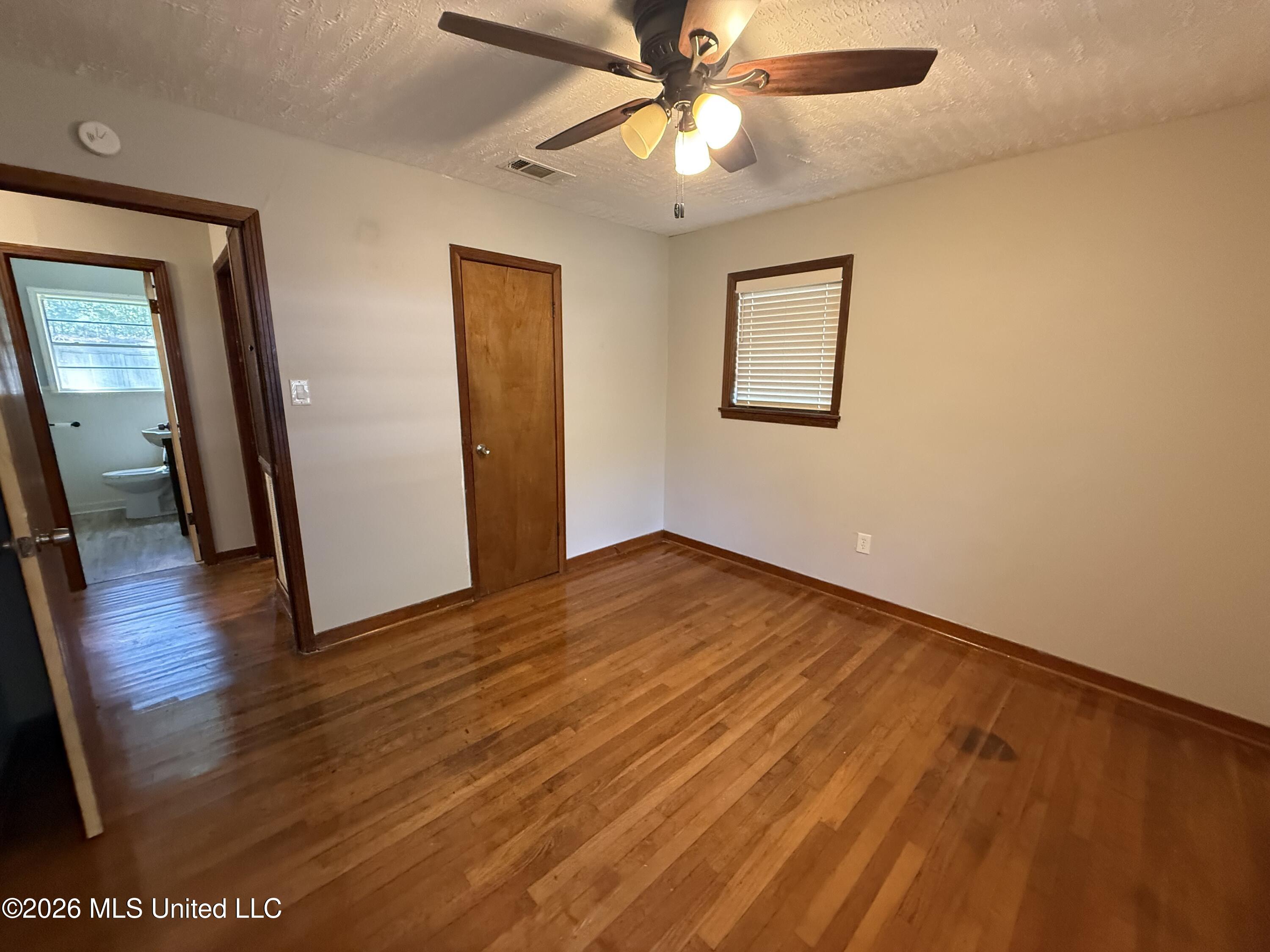 4161 Shelton Street Property Photo 16